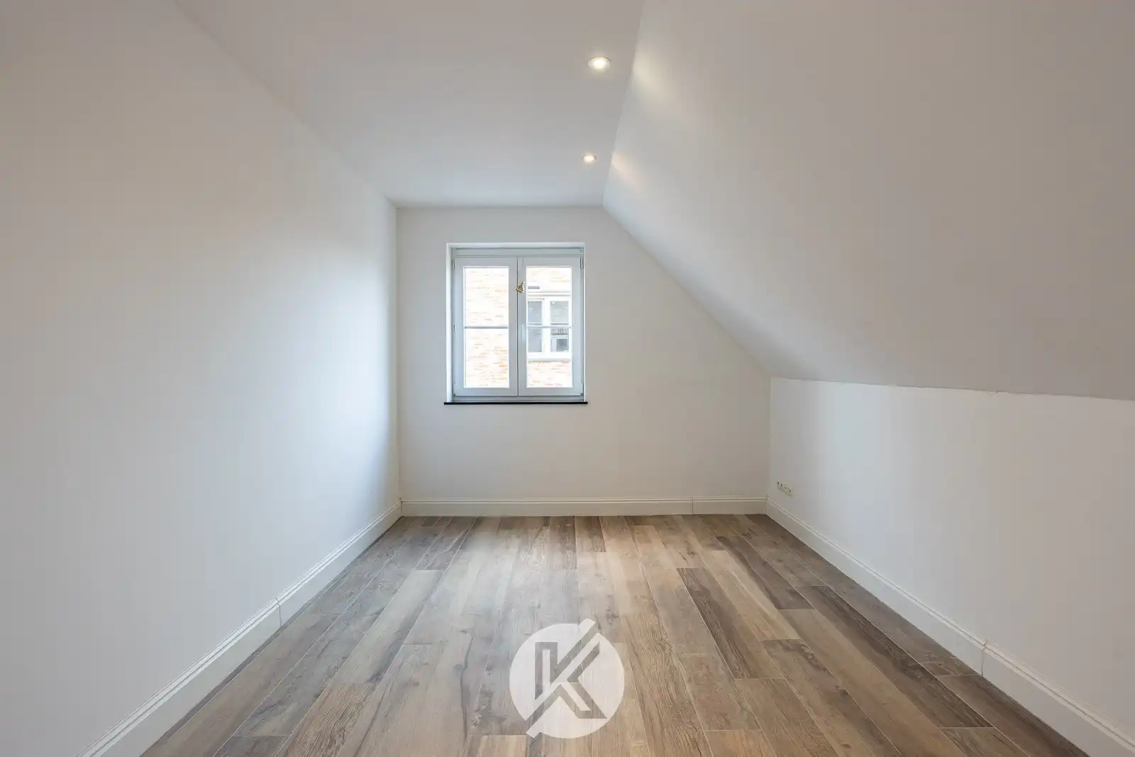 Halfopen gezinswoning in landelijke stijl foto 12