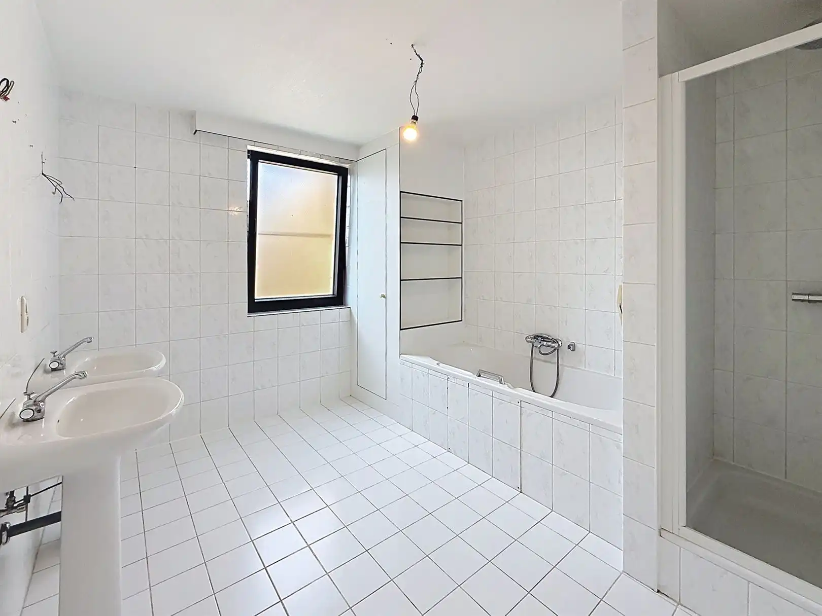 Huis met praktijkruimte, 4 slpks,  2 bdks, 10a 34ca foto 27