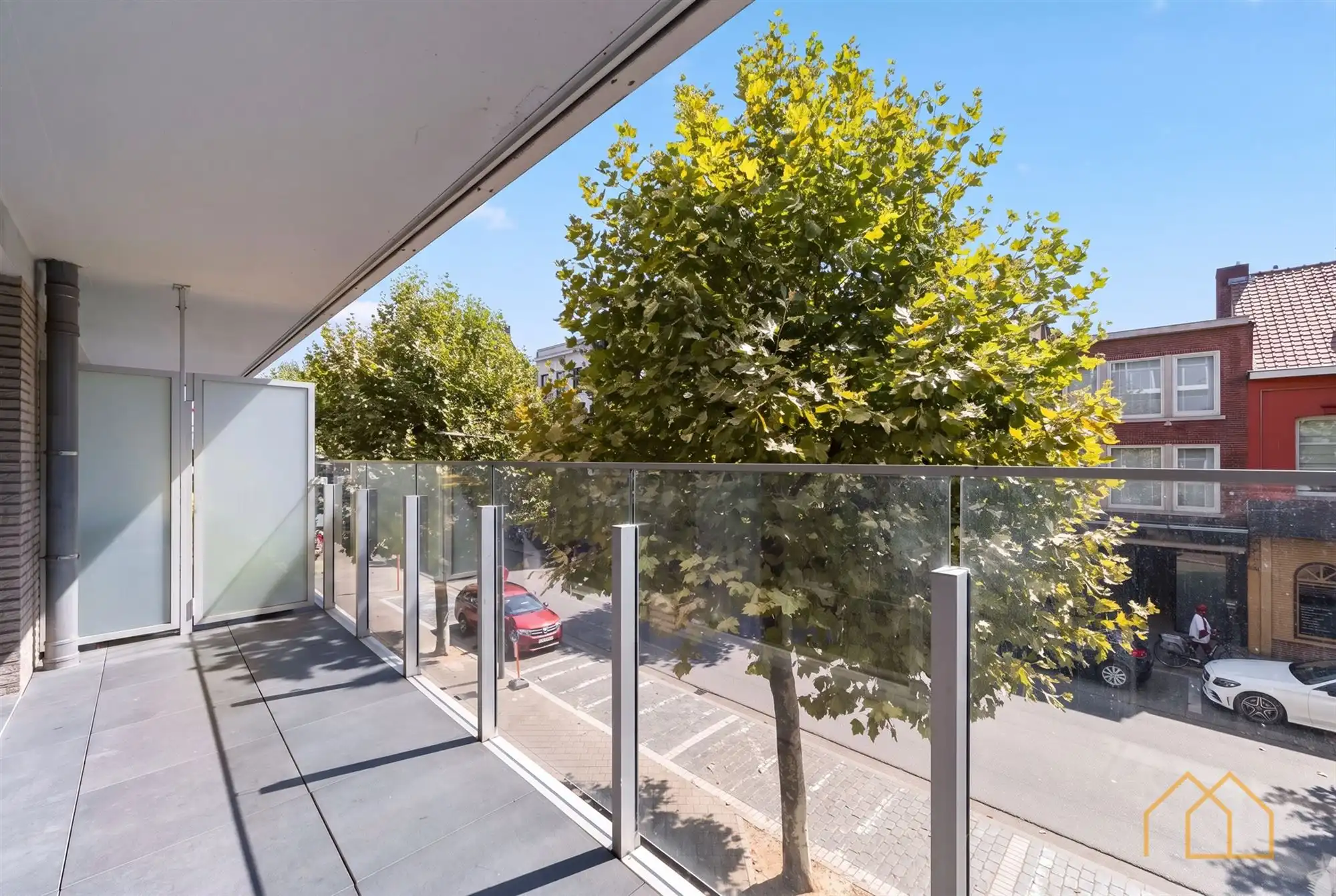 Ruim appartement met 4slk en garage foto {{pictureIndex}}