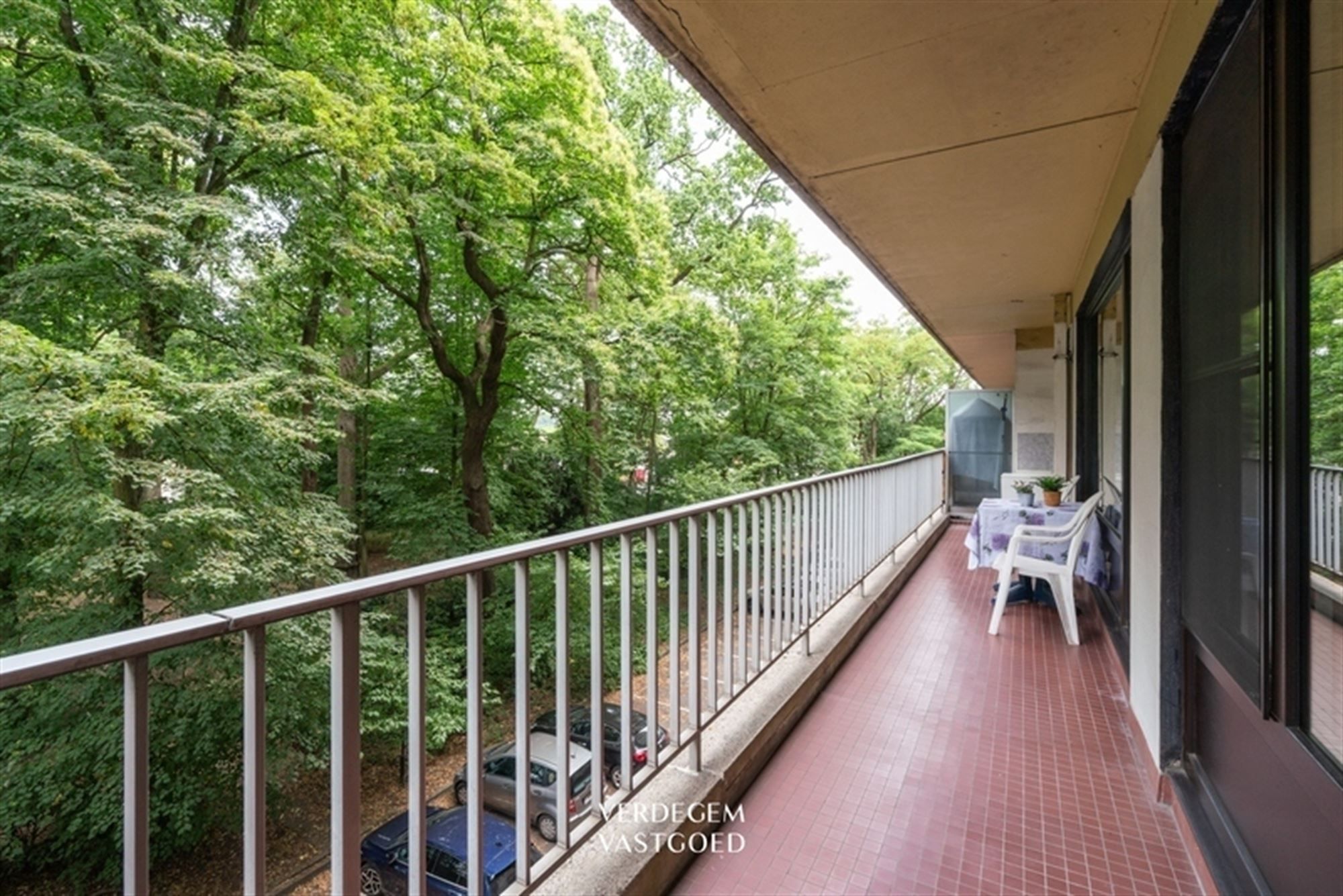 Wonen in de bomen: appartement met 2 slaapkamers en garage, een oase in het groen foto 10