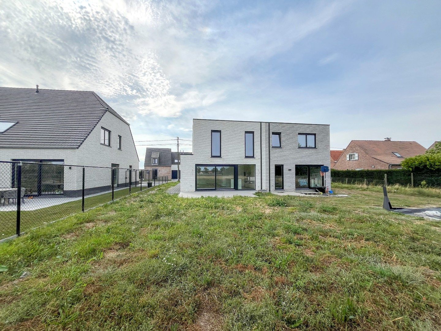 Kijkdag 13/09 van 10u tot 12u - Halfopen woning met 3 slaapkamers en landelijk verzicht! foto 23