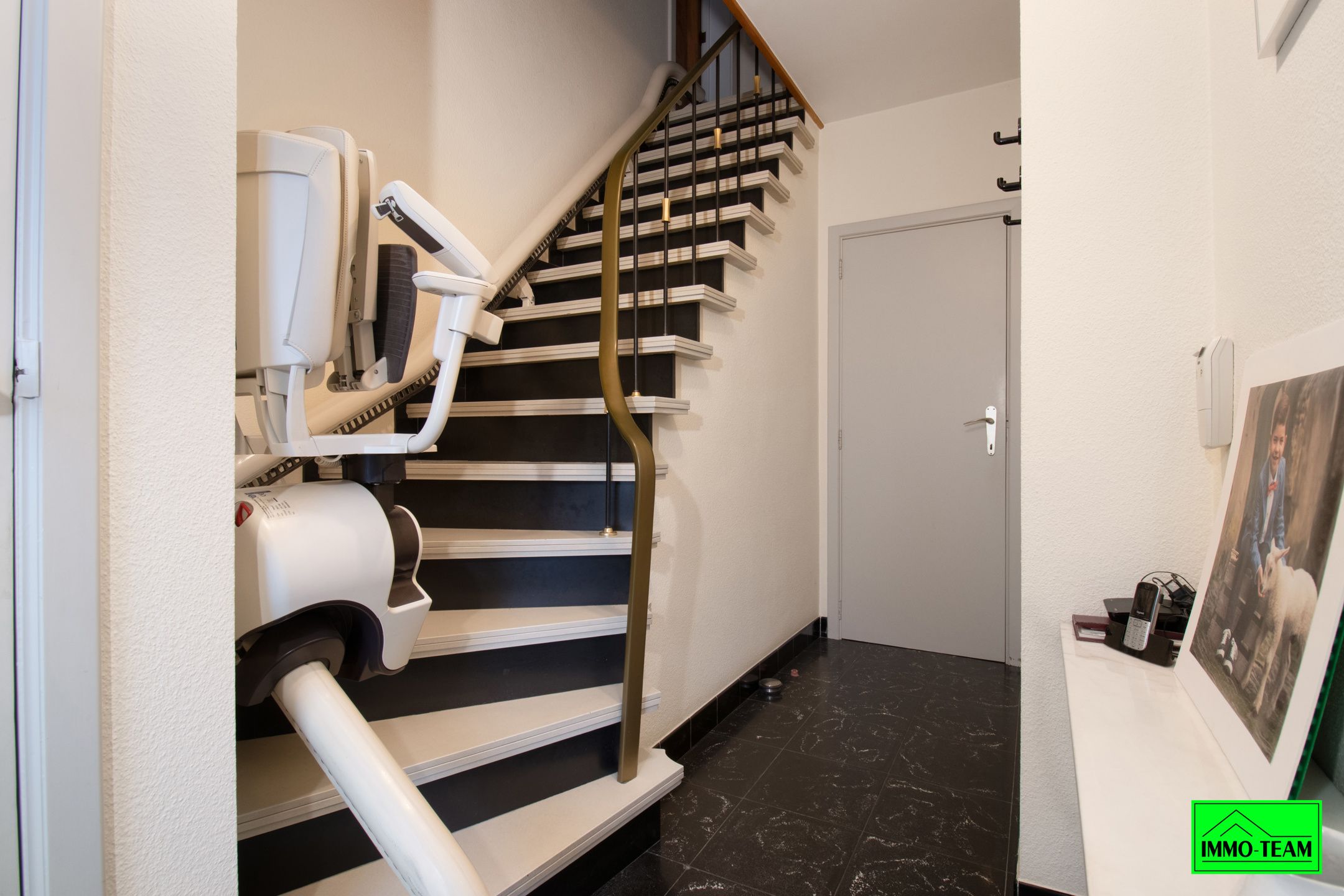 Ruime gezinswoning met tuin en garage in Denderleeuw foto 7