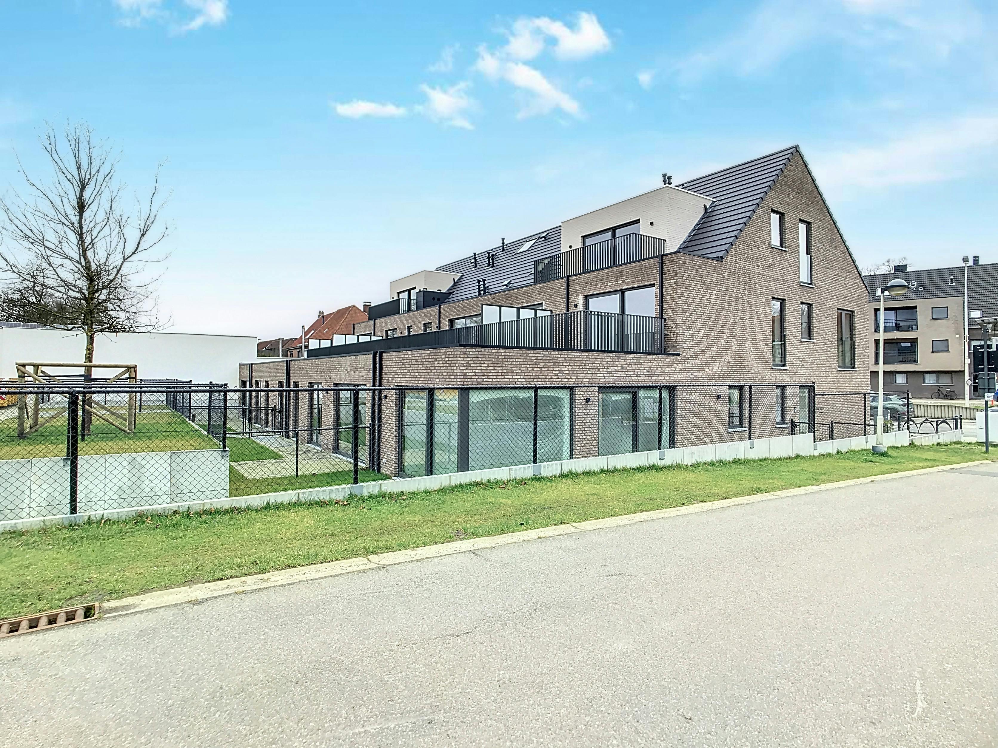INSTAPKLAAR BEN-APPARTEMENT MET 2 SLAAPK. IN BAZEL EN TERRAS foto 26