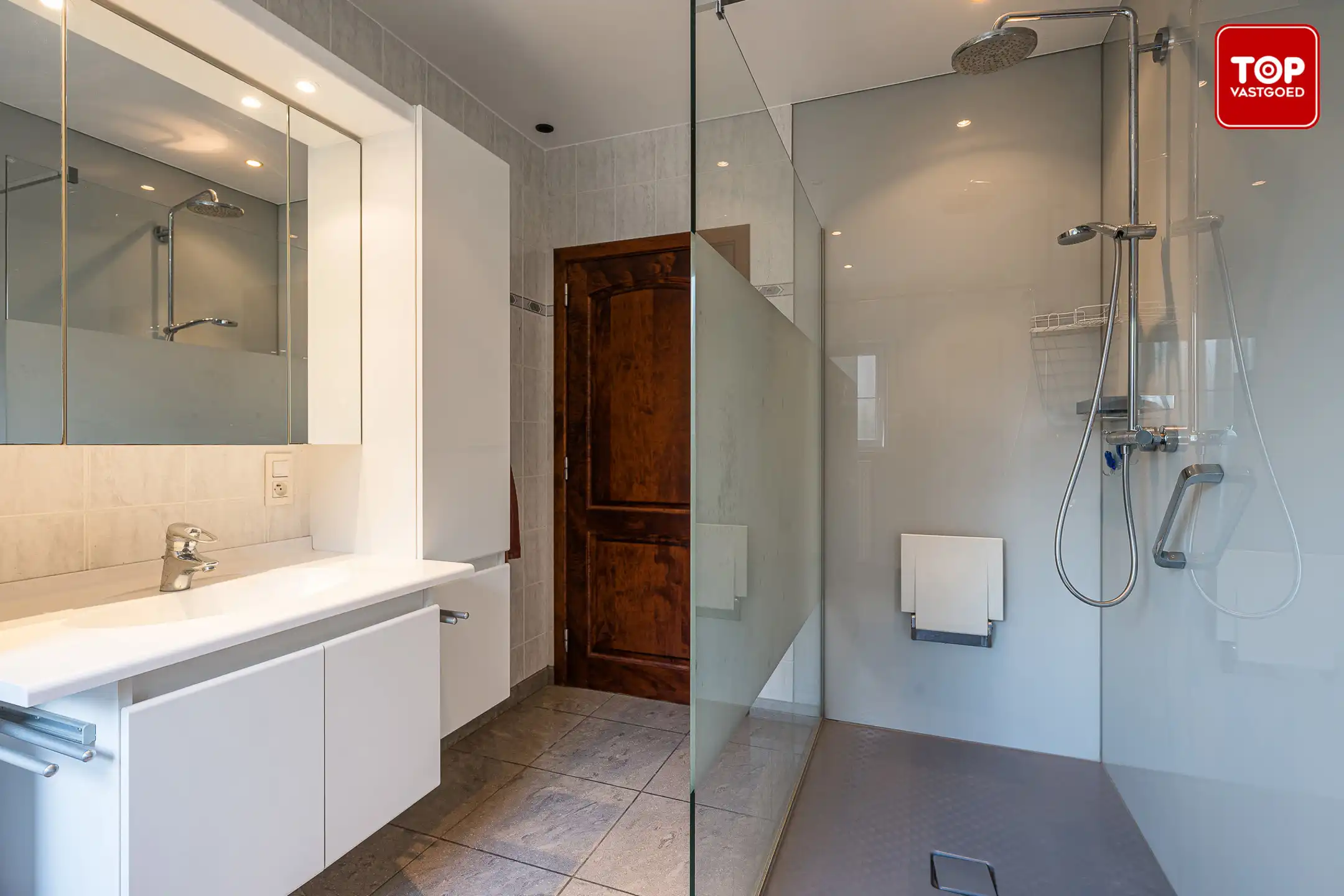 Instapklare open bebouwing in een rustige straat zonder doorgaand verkeer.  foto 13