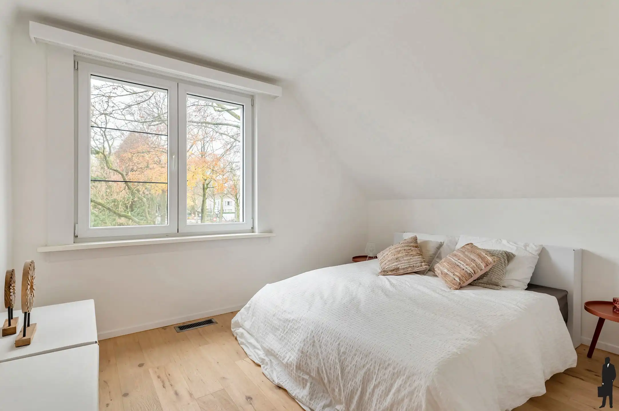 Gerenoveerde woning op ca. 520m2 met 3 slaapkamers en bureau foto 10