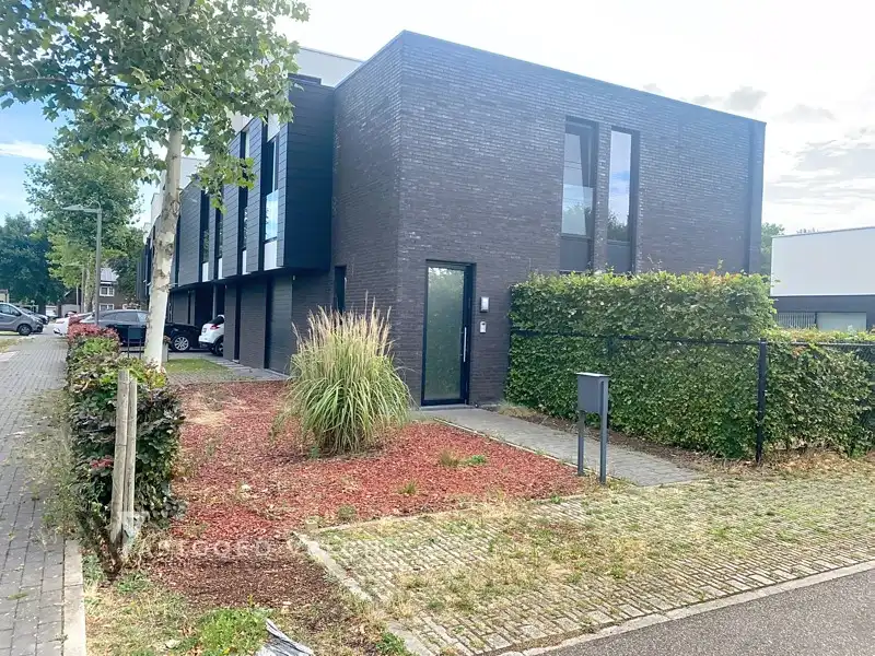 Moderne woning  van 151m² aan de rand van centrum-Genk foto 36