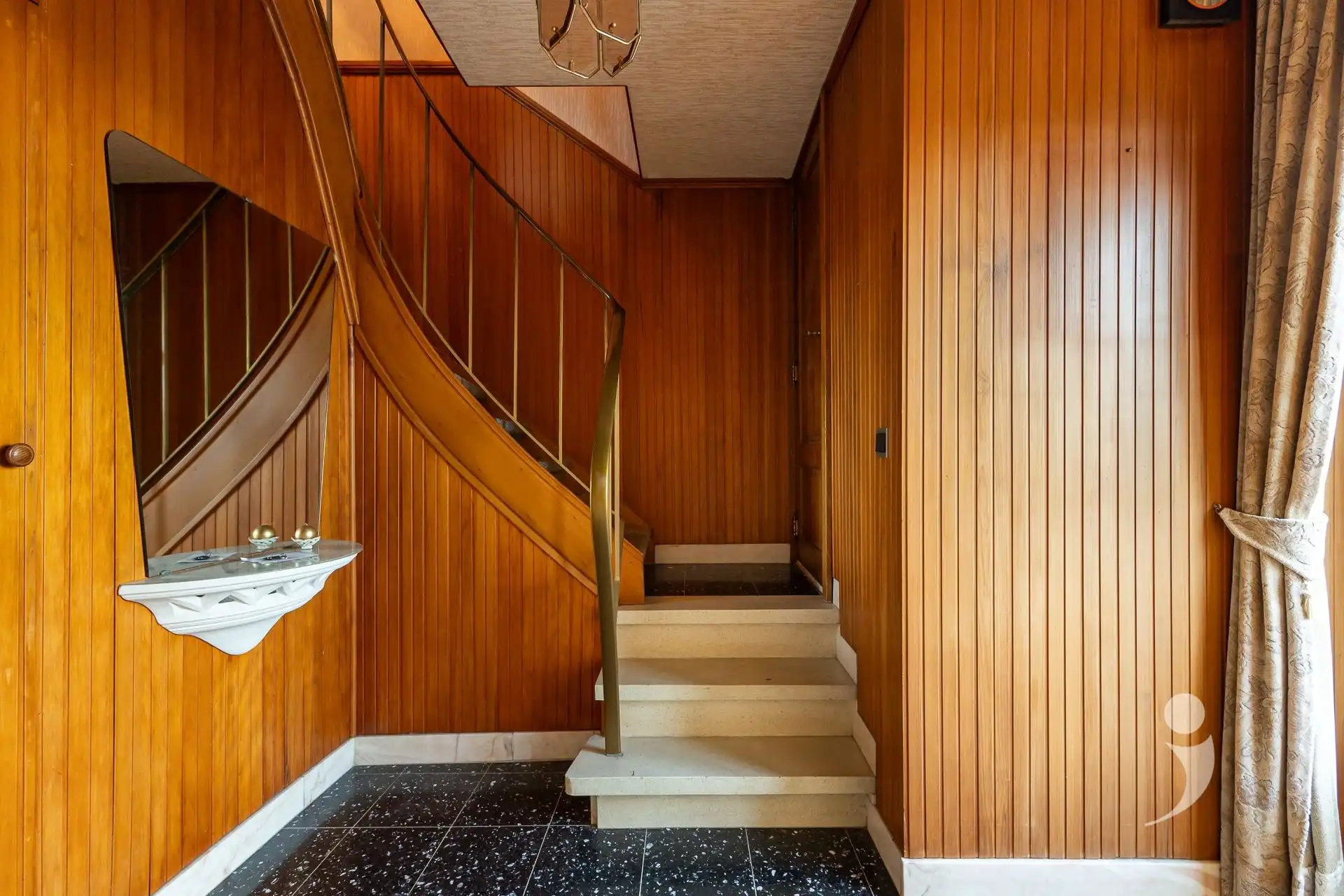 Te renoveren woning met zicht op de velden! foto 2