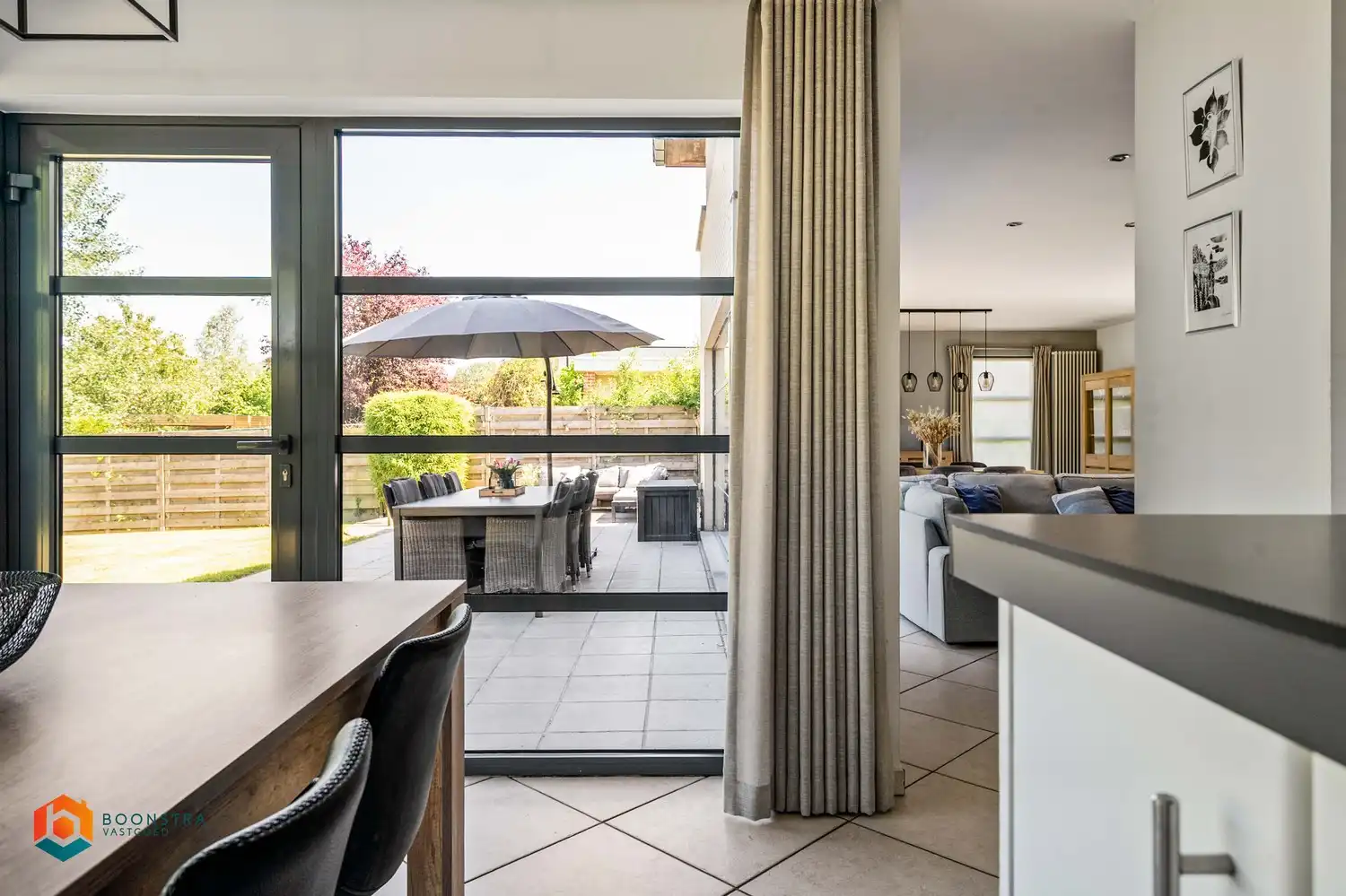 Zeer ruime energiezuinige villa in doodlopende straat met 4 spkrs op 1836 m² foto 3