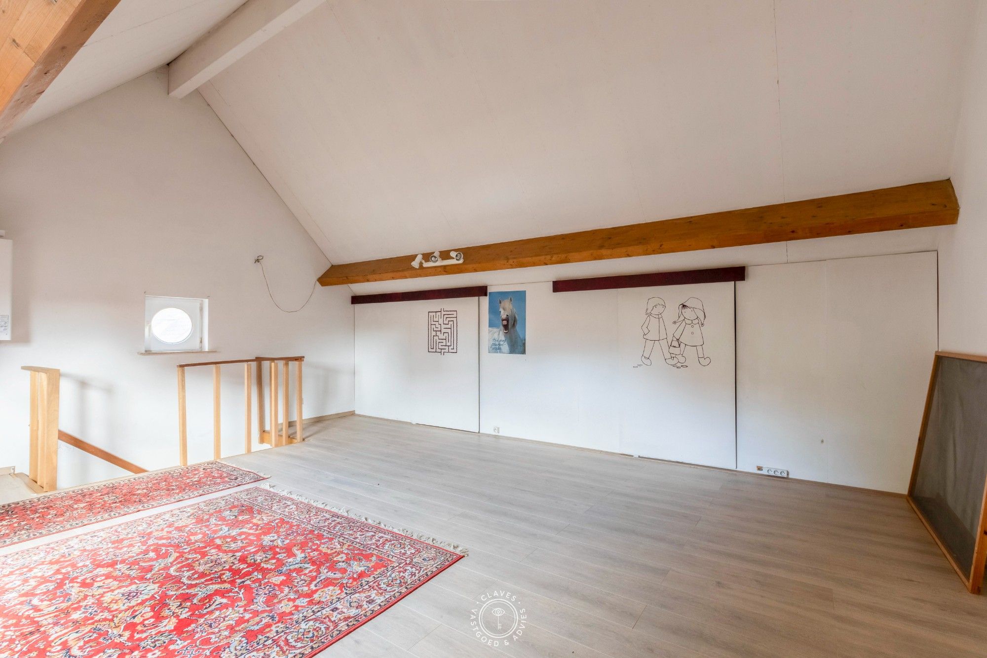 Centraal gelegen halfopen bebouwing met dubbele garage foto 18