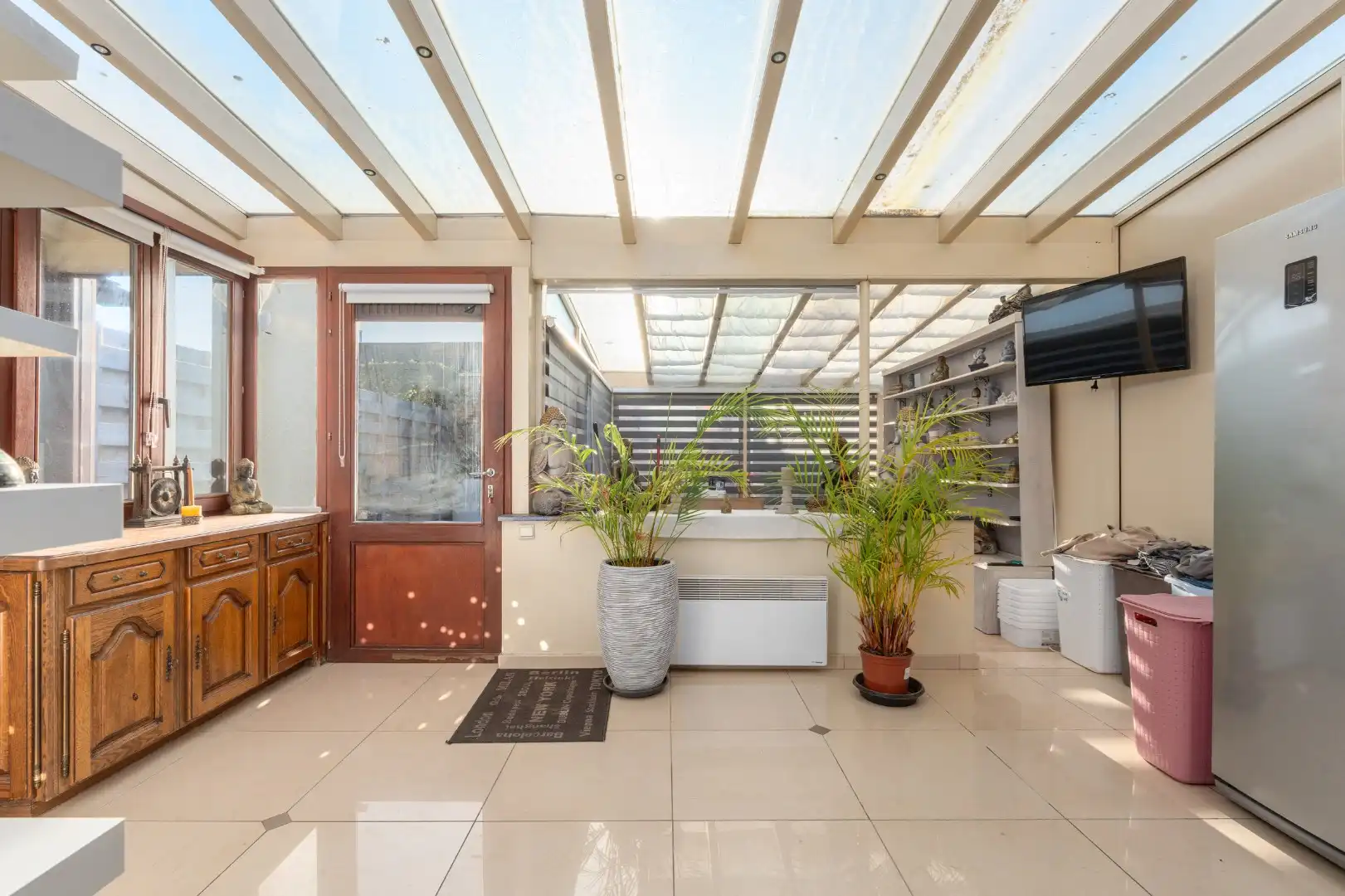 Charmante rijwoning met zonnig terras, wellnessruimte en garagebox in de Vicognewijk foto 6