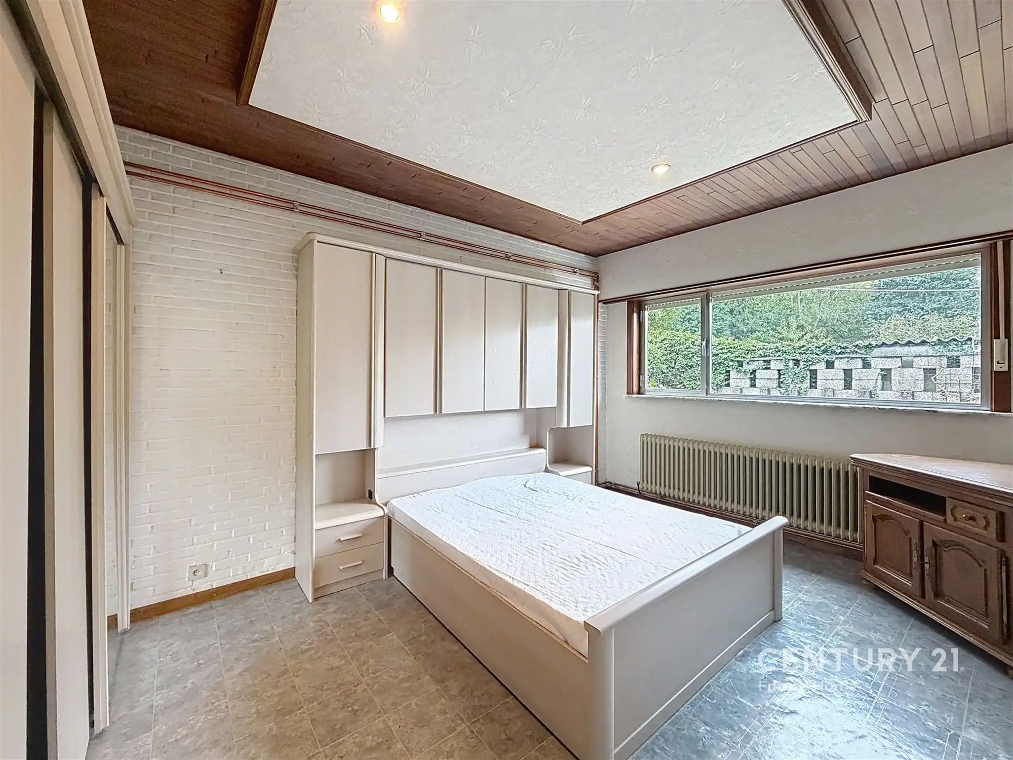 Karaktervolle architecturale woning met veel potentieel foto 17