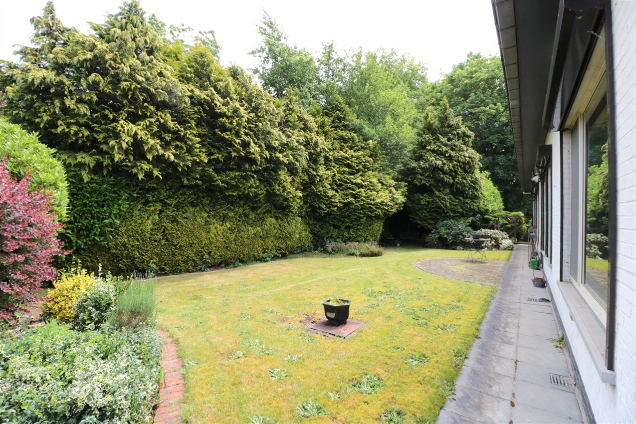 Gelijkvloers, 3 slpk., uitnodigende parktuin (11a56ca) foto 11
