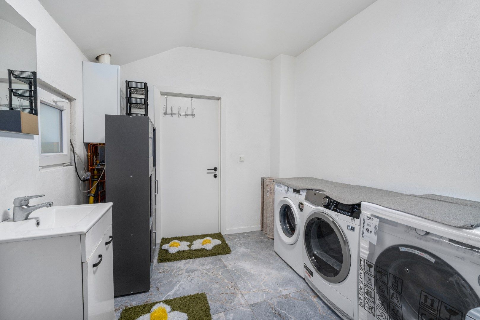 Instapklare stadswoning met ruime tuin foto 9