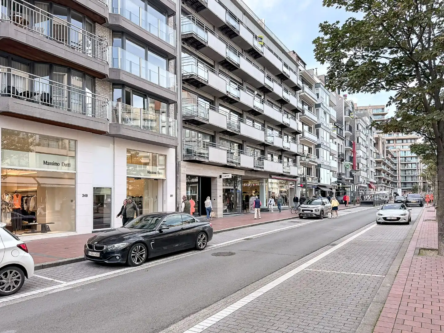 Te huur: handelspand met dubbelhoge vitrine en mezzanine op de Lippenslaan 332  foto 6