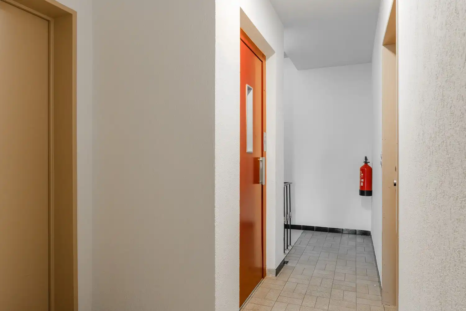 Mooi gerenoveerd appartement pal in het centrum van Neerpelt! foto 17