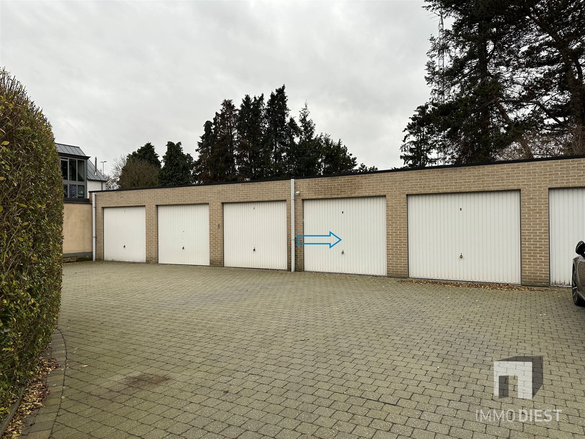 Appartement met 2 slpks, groot terras en garage foto 22