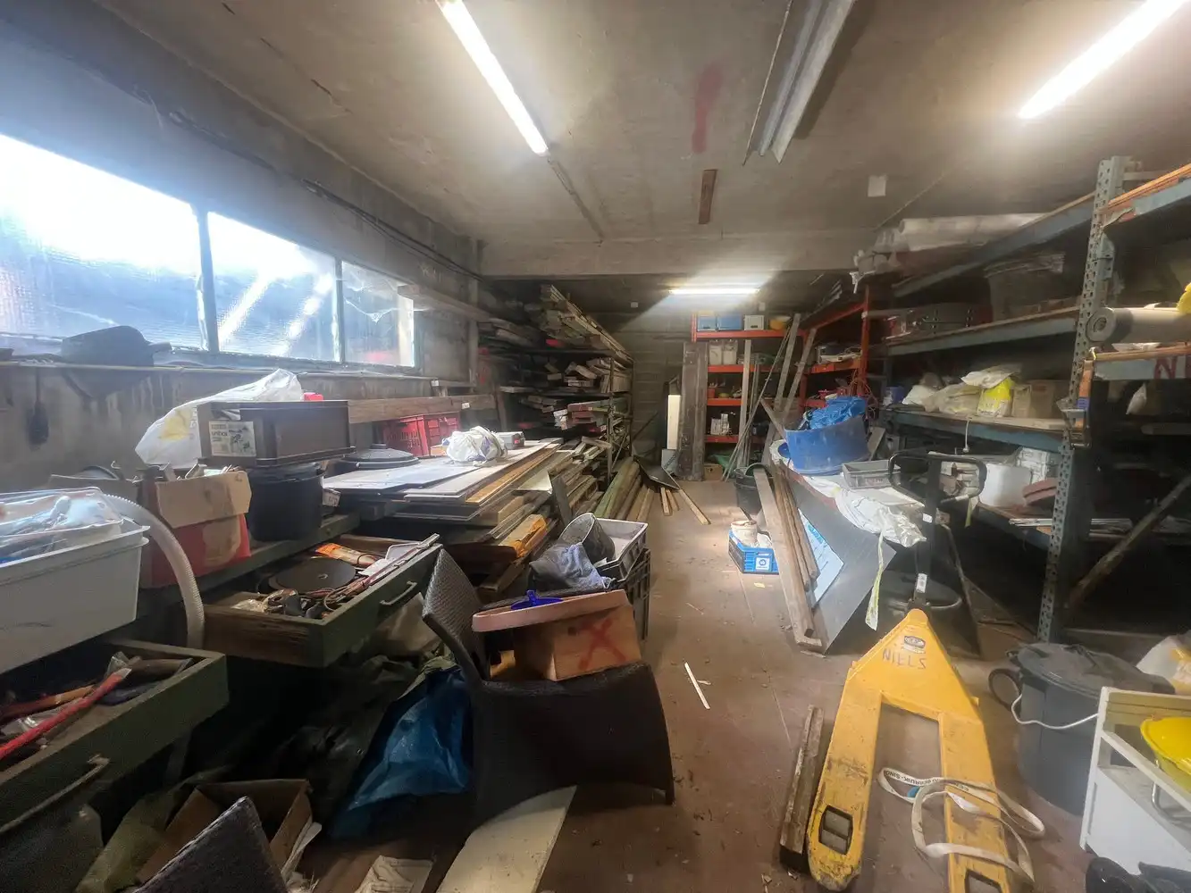 Magazijn met buitenruimte foto 7