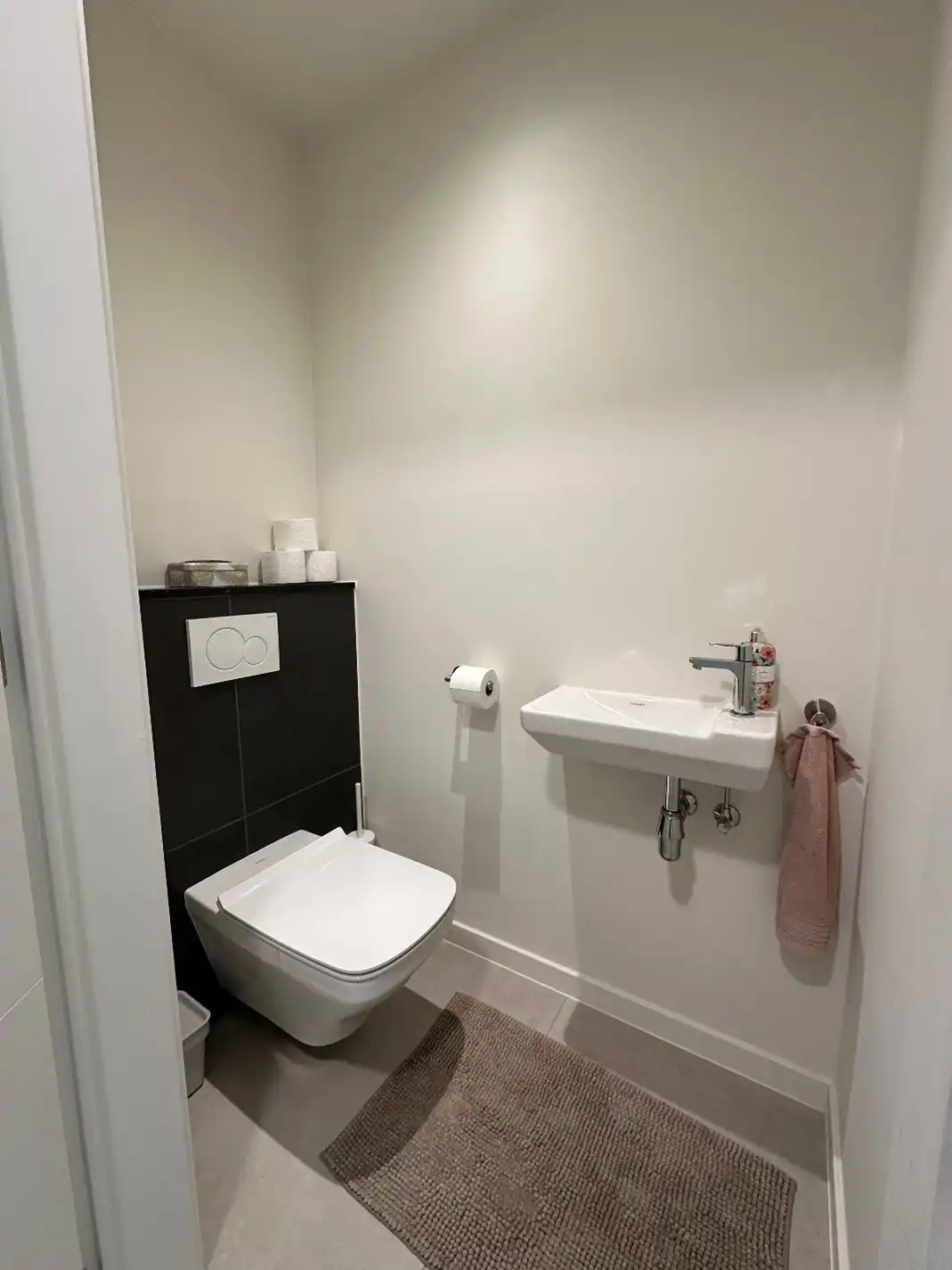 Recente woning met 3 slaapkamers, berging, kelder, zolder, garage en terras te Voeren  foto 5