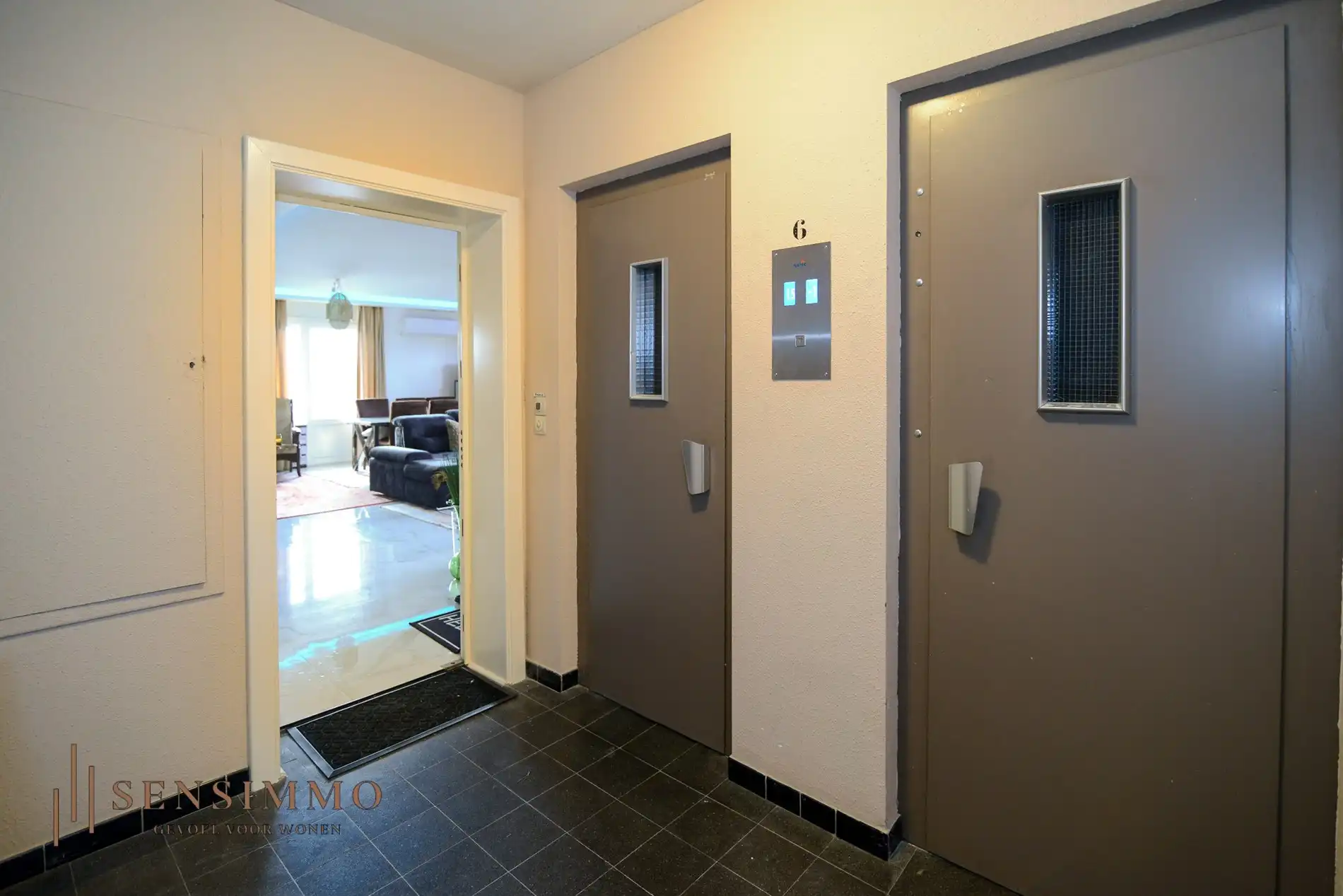 Lichtrijk en ruim 4 slaapkamer appartement met parking vlakbij Genk centrum! foto 18