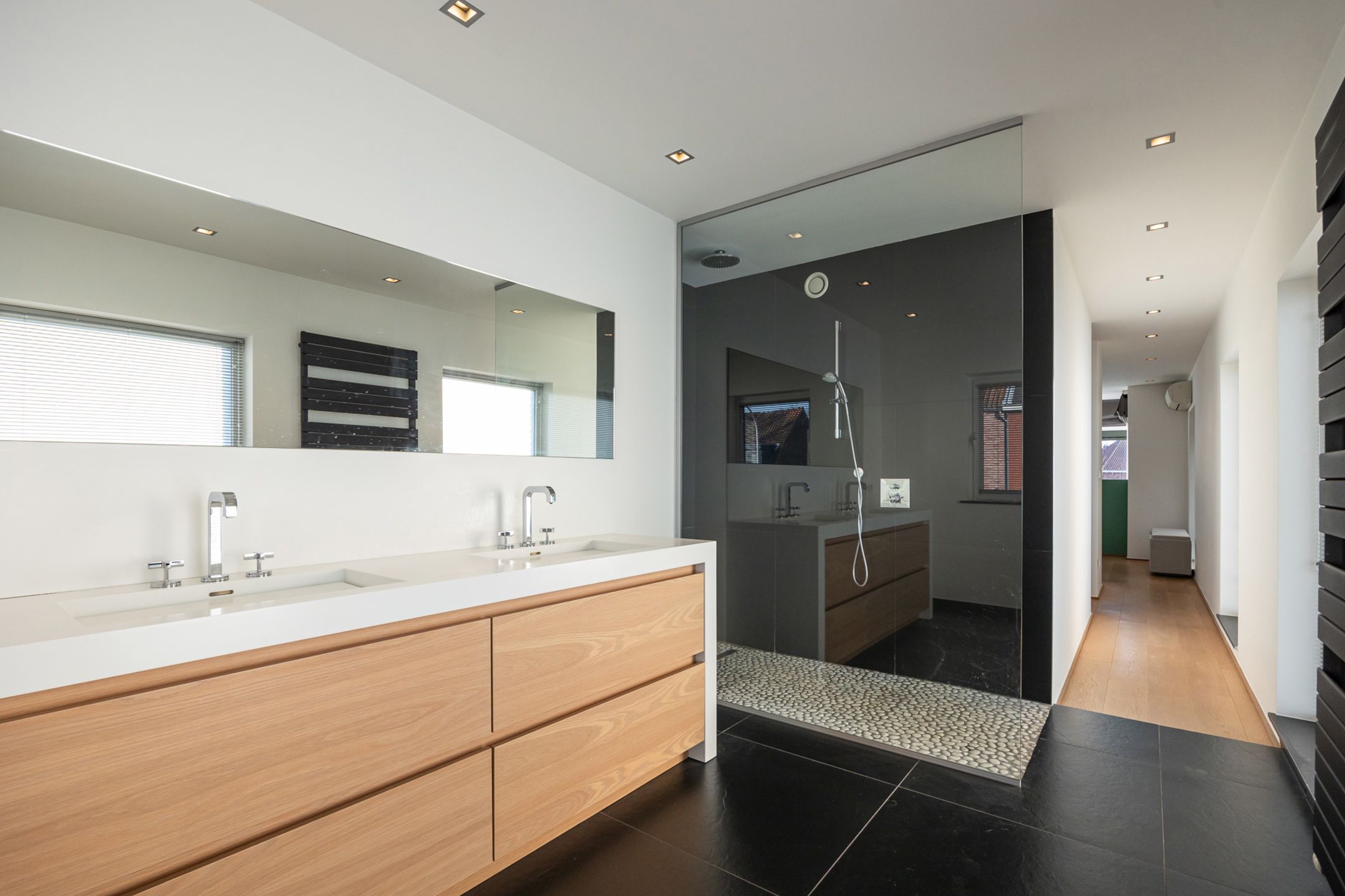 Moderne HOB met 4 slpks + kantoren en magazijnruimte  foto 21