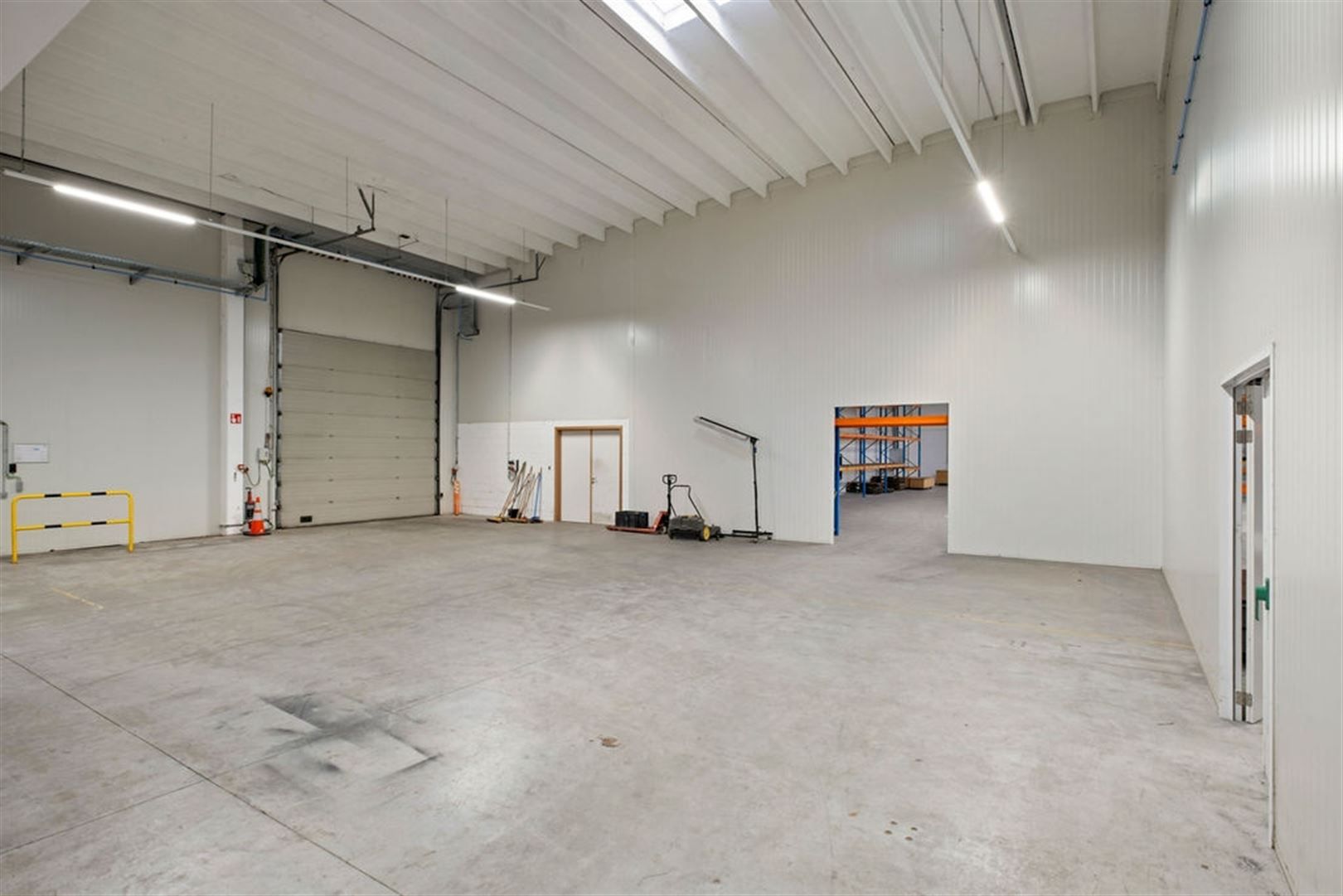 Magazijn met kantoren zichtlocatie E17 foto 5