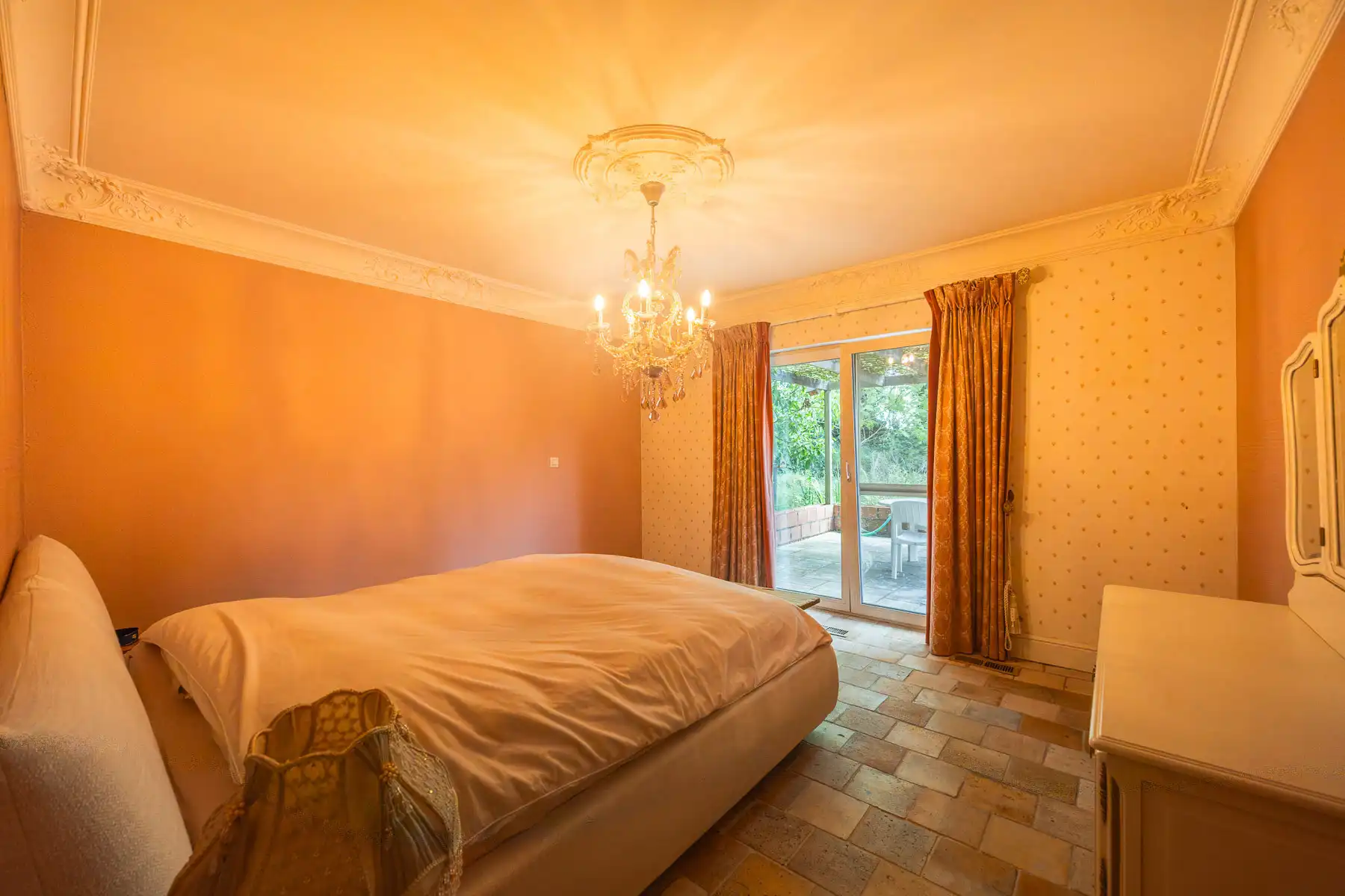 Gerenoveerde energiezuinige villa met adembenemende vijver foto 20