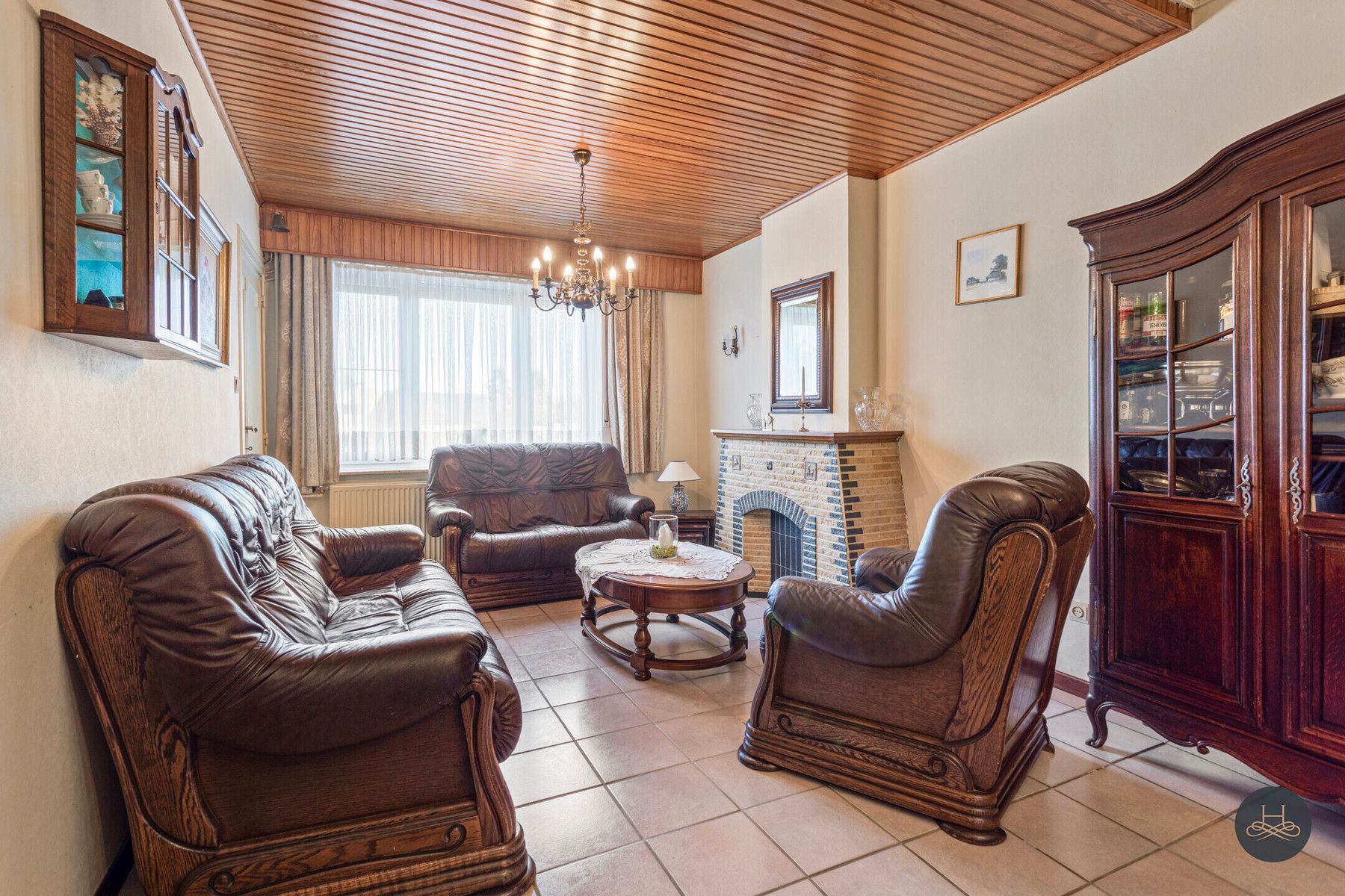 Karaktervolle en ruime halfopen woning met leuke tuin foto 7