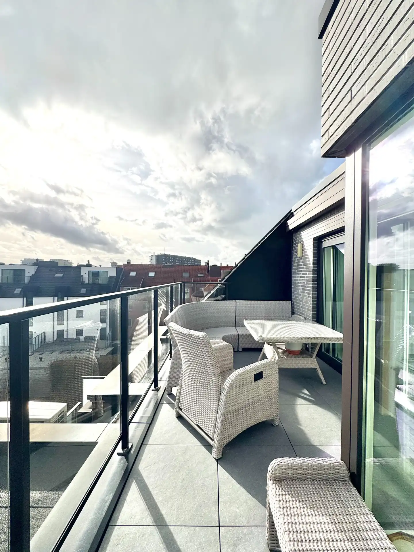 PENTHOUSE MET 2 TERASSEN & GROTE GARAGE foto 11