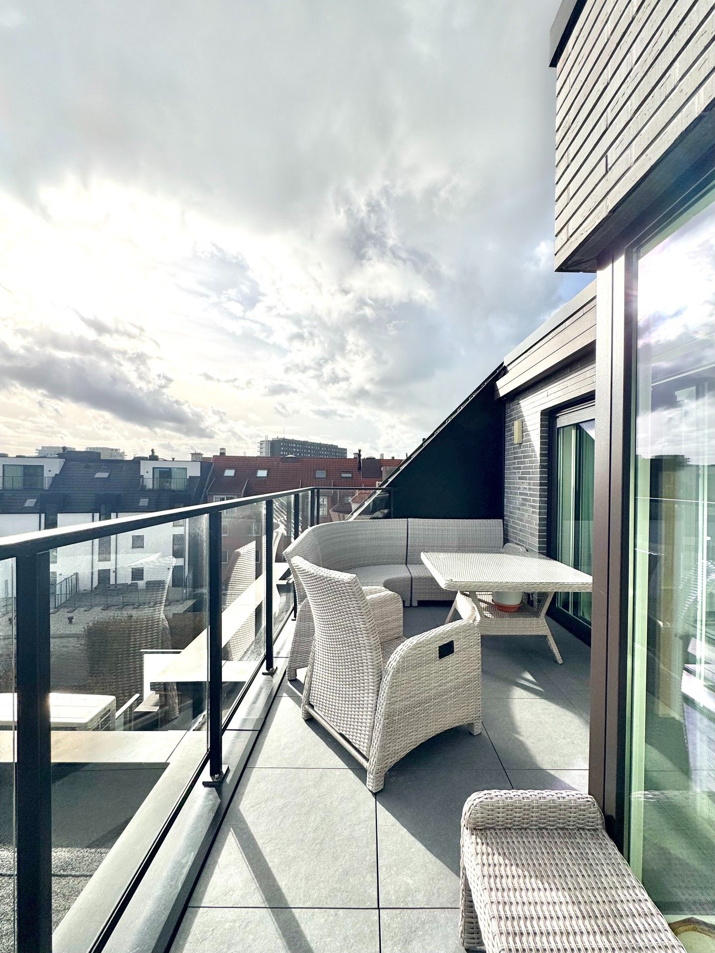 PENTHOUSE MET 2 TERASSEN & GROTE GARAGE foto 6