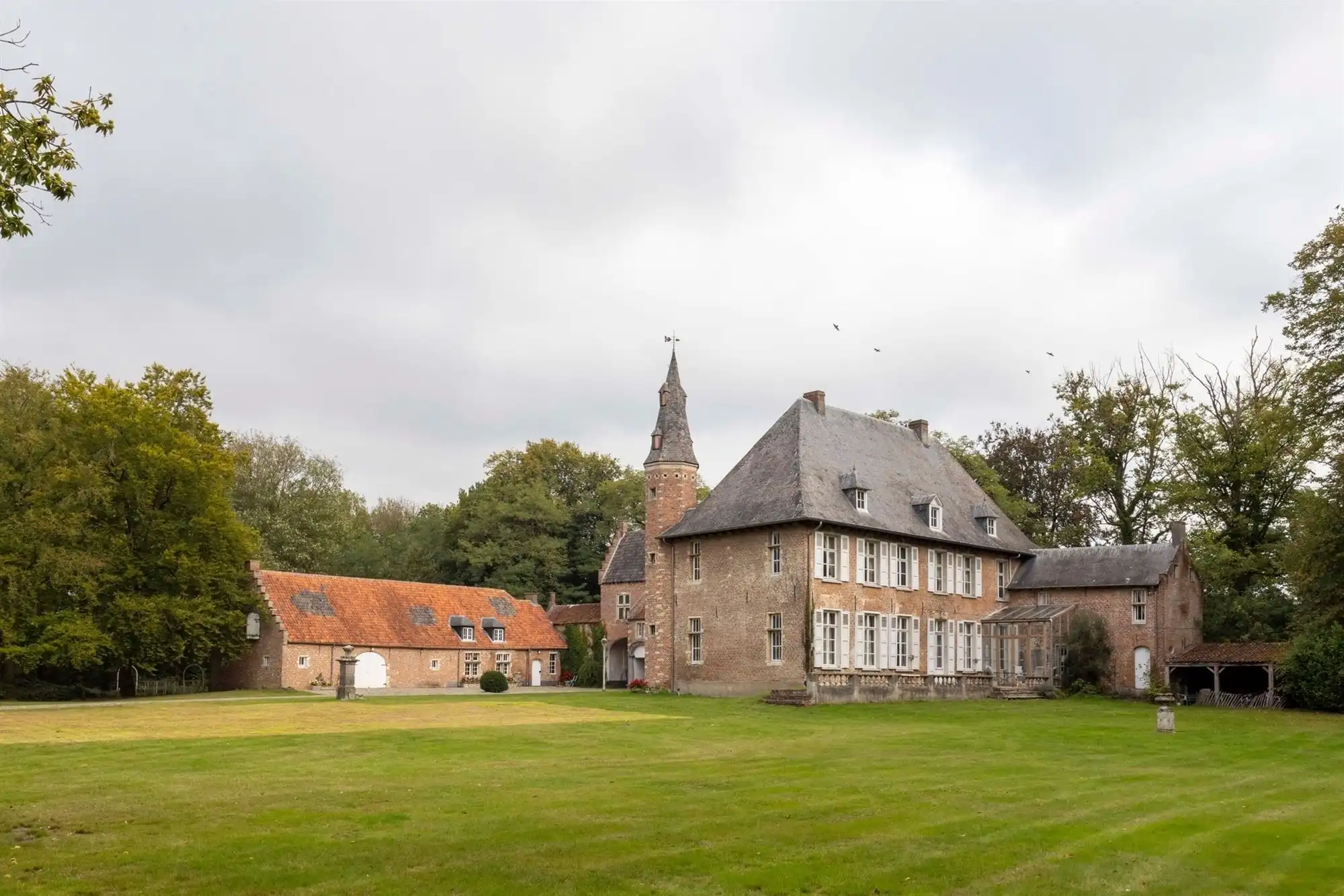 Kasteelhoeve op uniek perceel en oneindig potentieel foto 4