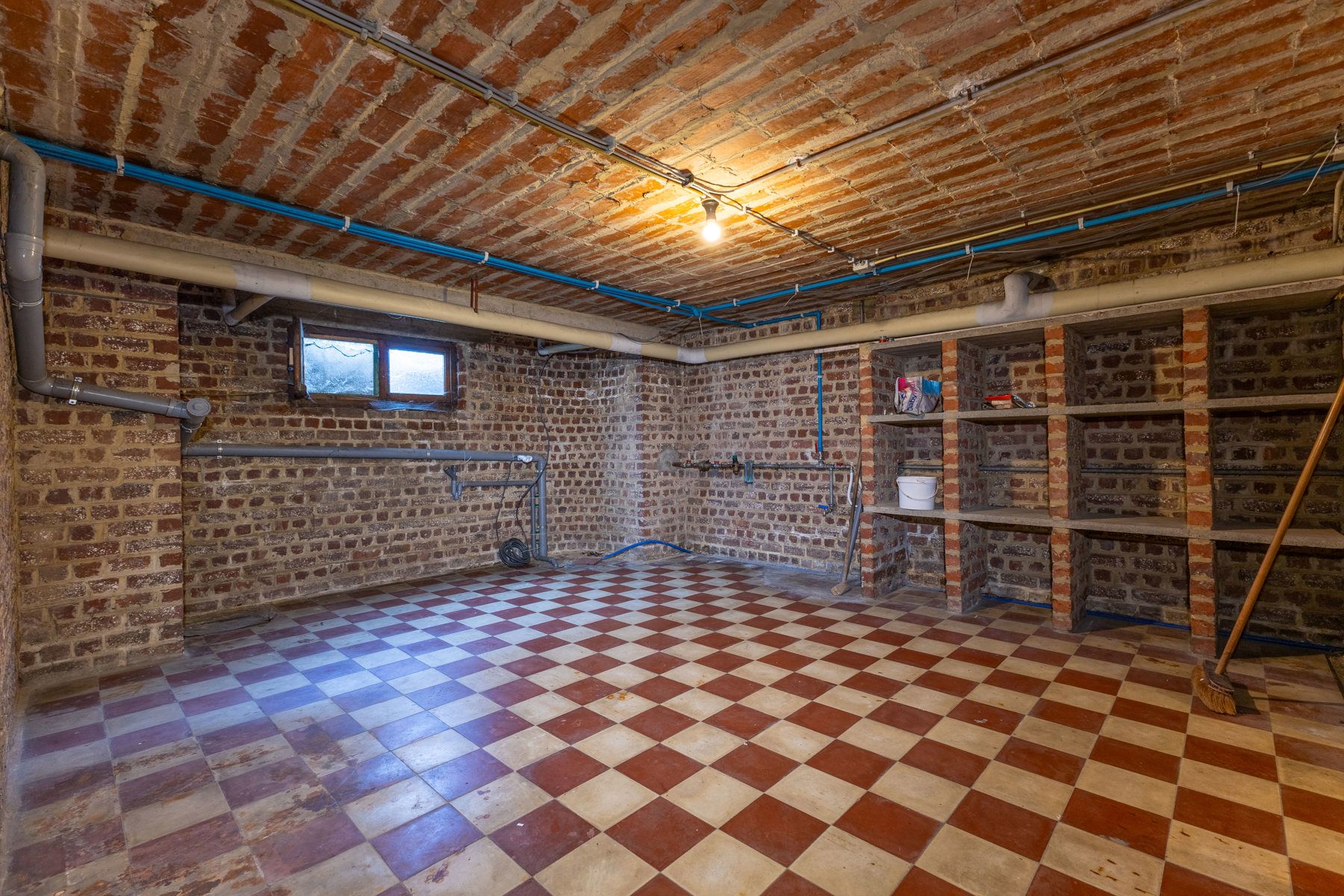 Gunstig gelegen woning met garage en grote tuin foto 15