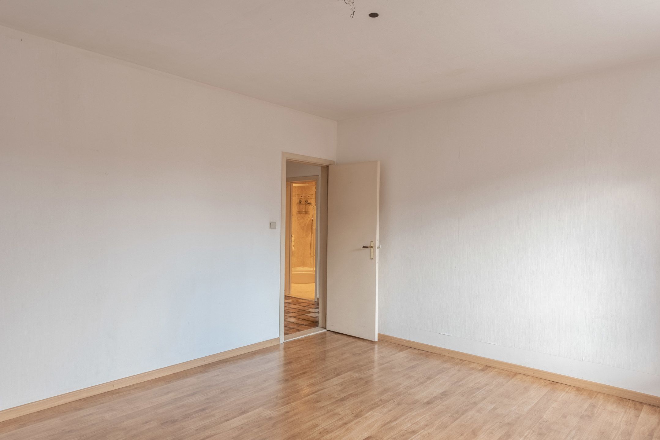 Appartementsgebouw + 7 garages vlakbij Maastricht foto 6