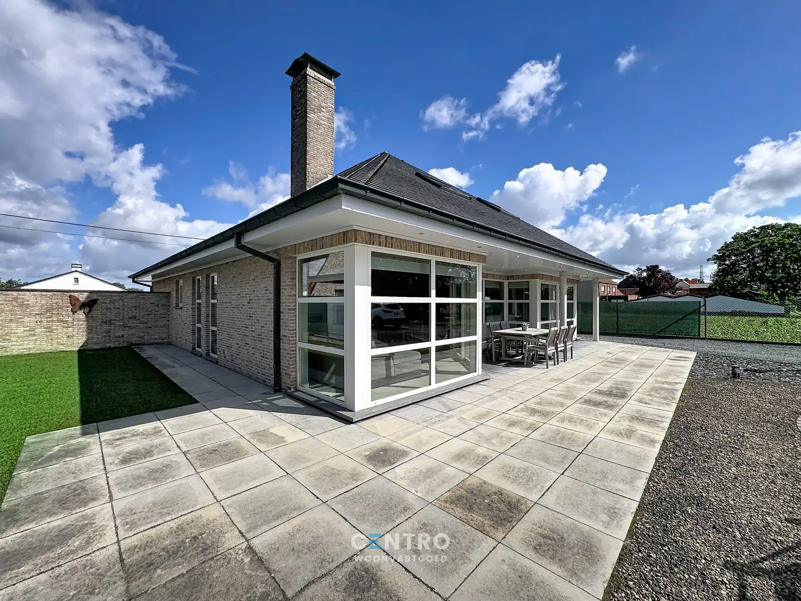 Onmiddellijk instapklare woning met 4 slpks, bureel én ZUIDger. tuin! foto {{pictureIndex}}