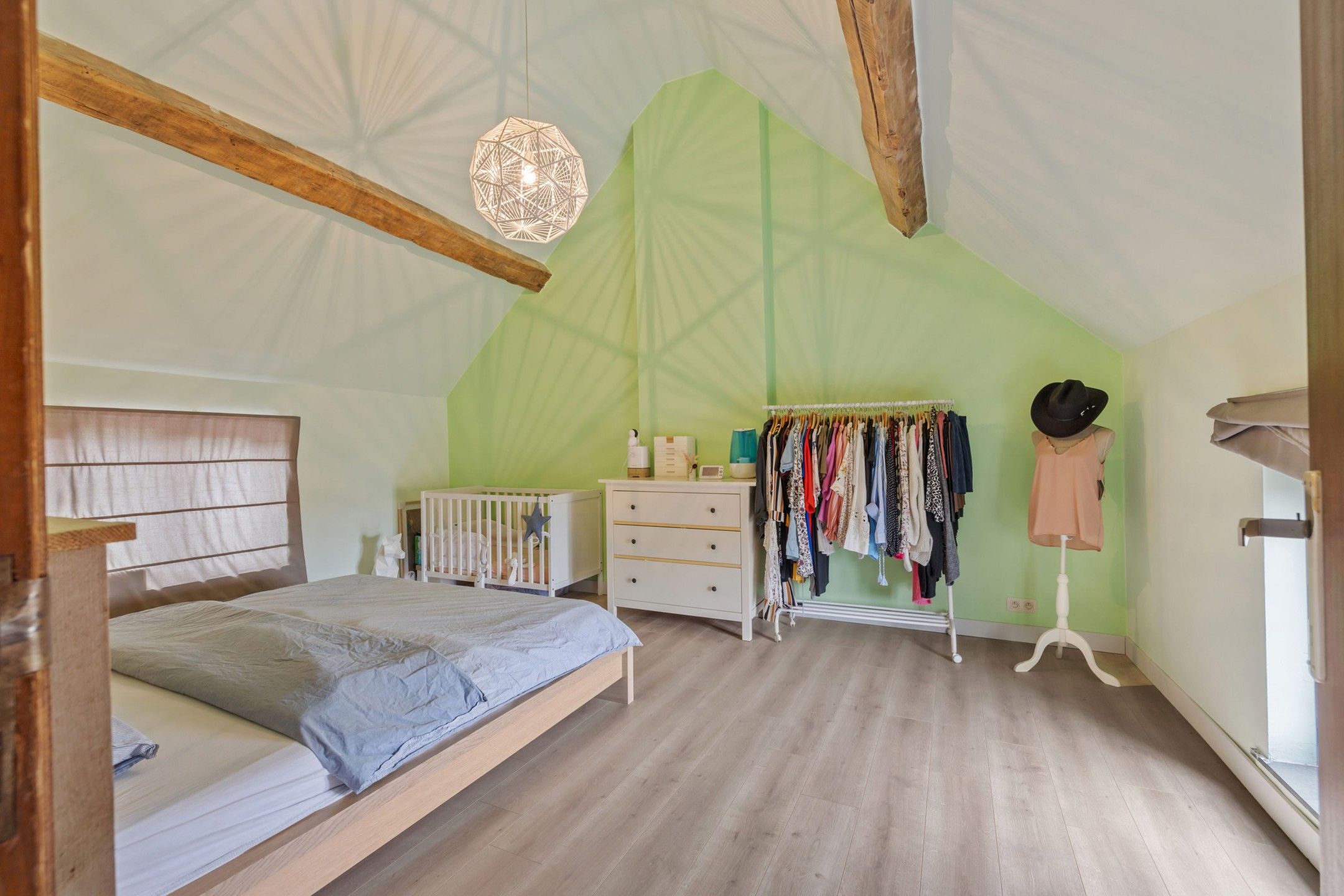 Gezellige woning met garage en tuin foto 17