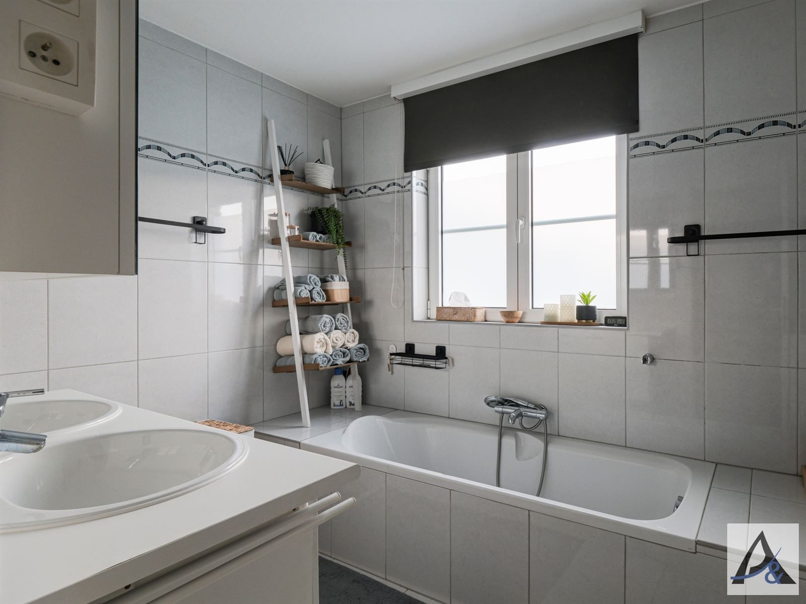 Ruim Gelijkvloers Appartement van 107 m² met twee autostaanplaatsen foto 15