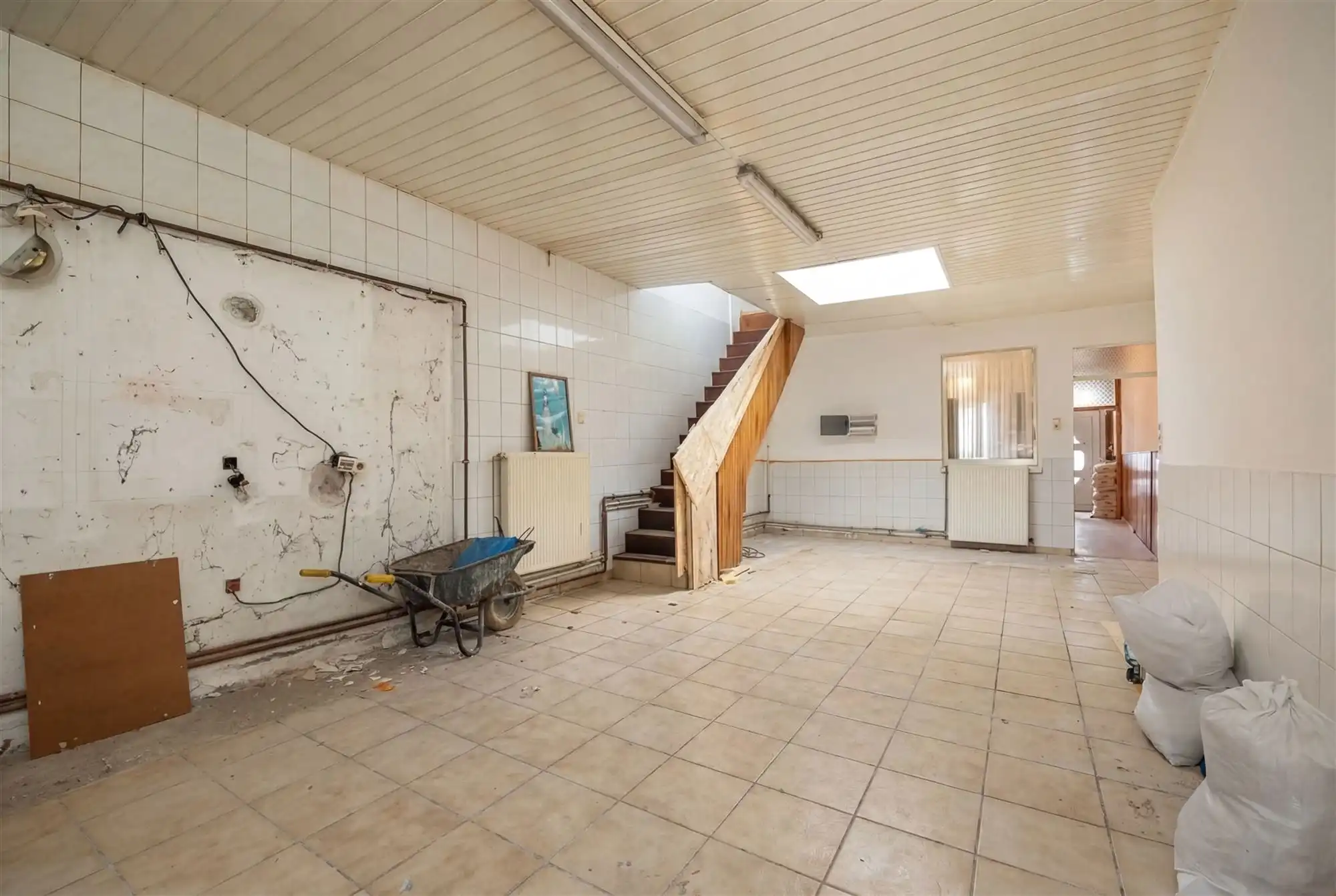 Te renoveren ééngezinswoning met 3 slpkrs, tuin en garage foto 4