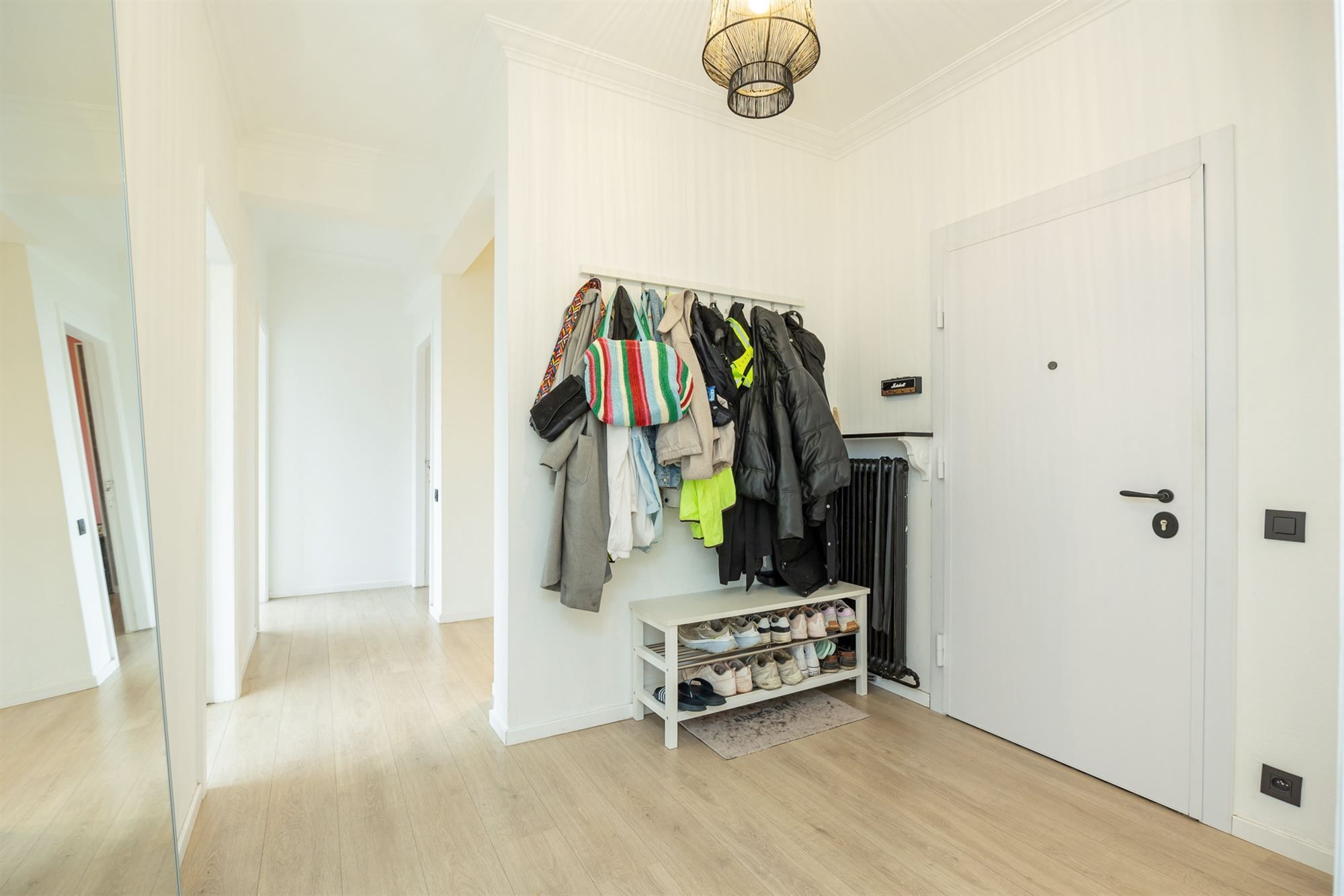 Lichtrijke app. met 3 slpk. en veranda  foto 8