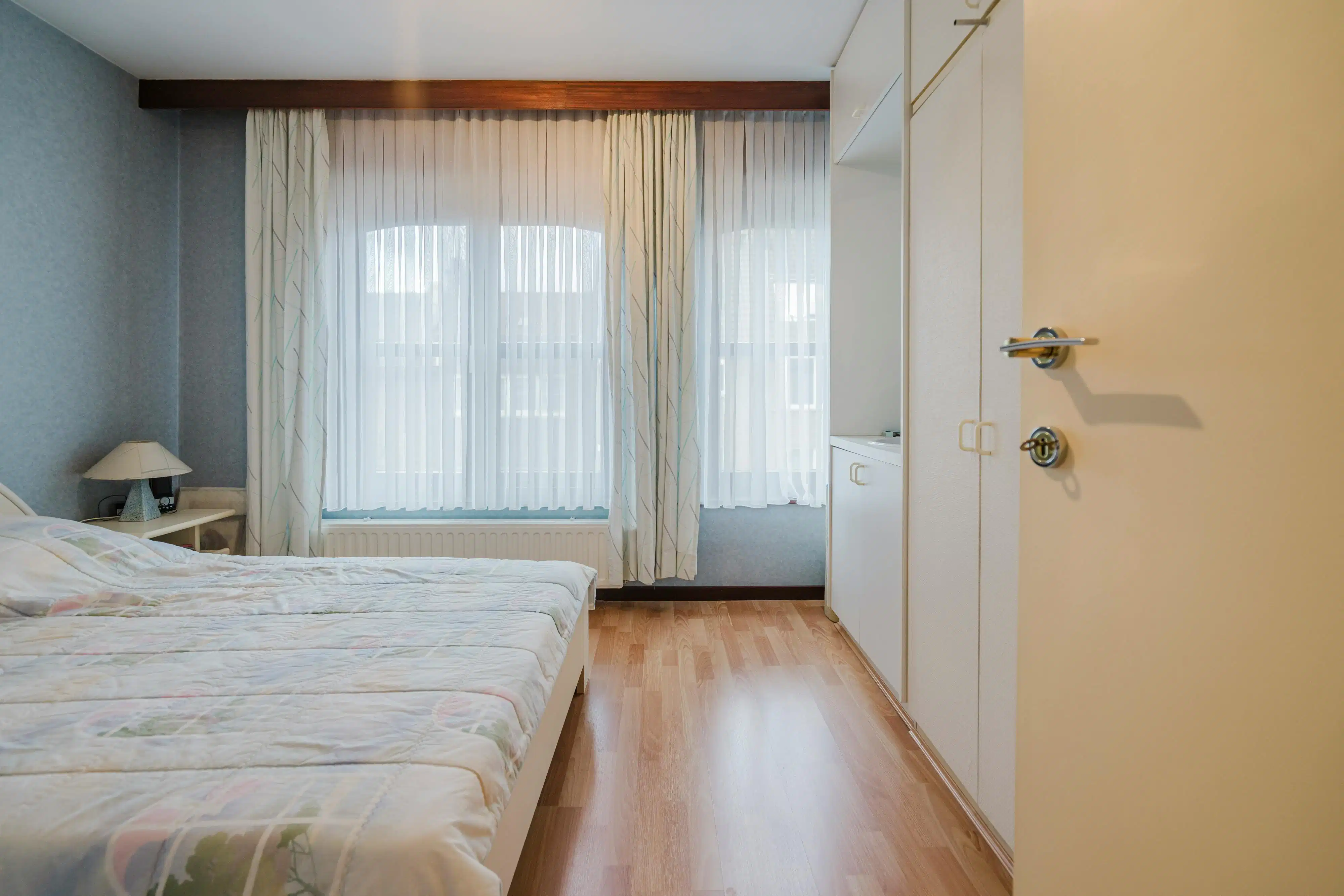 Veelzijdige bel-etagewoning te koop op topligging in Kortrijk!  foto 13