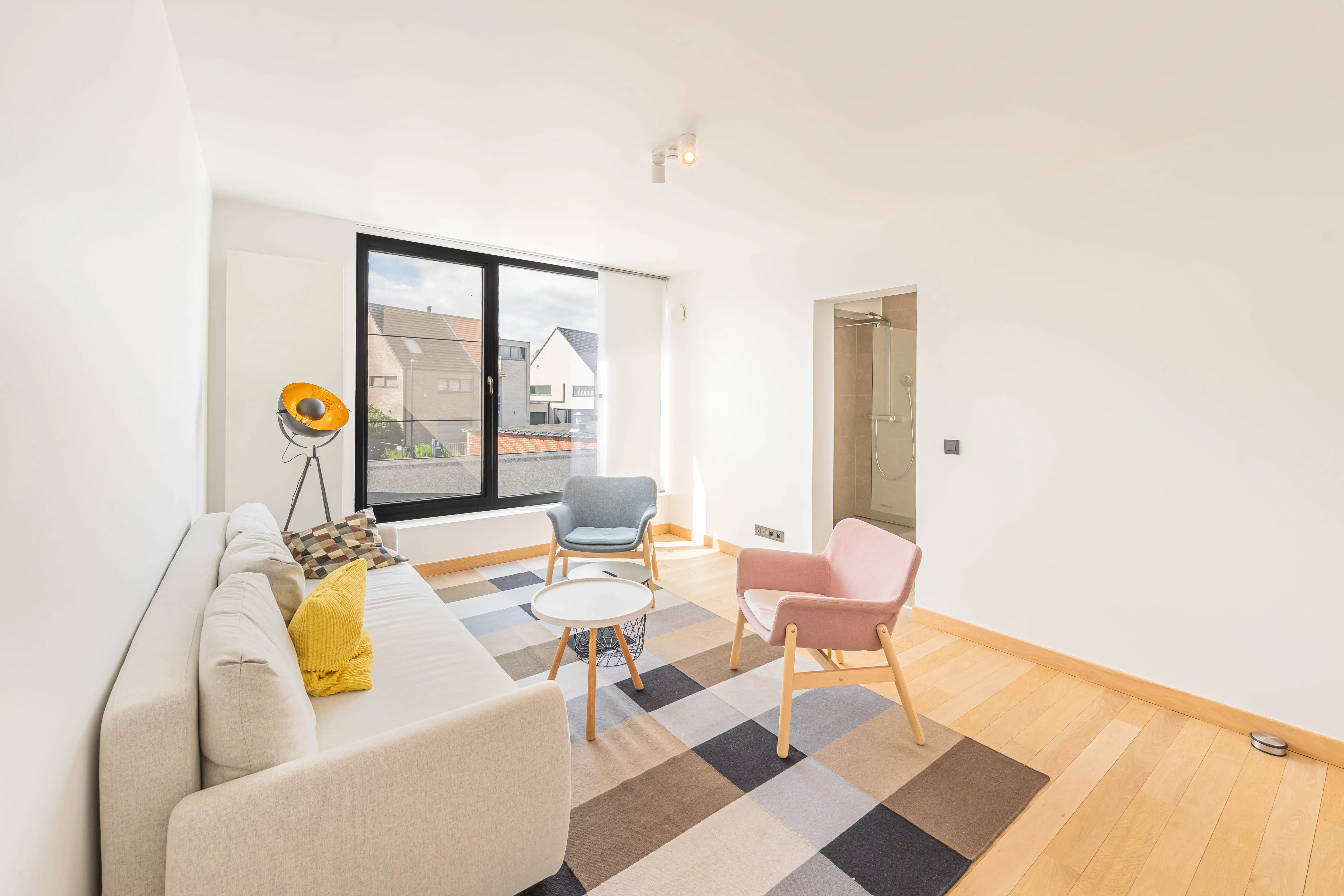 Knappe villa met kantoor, studio of praktijk mogelijkheden foto 18