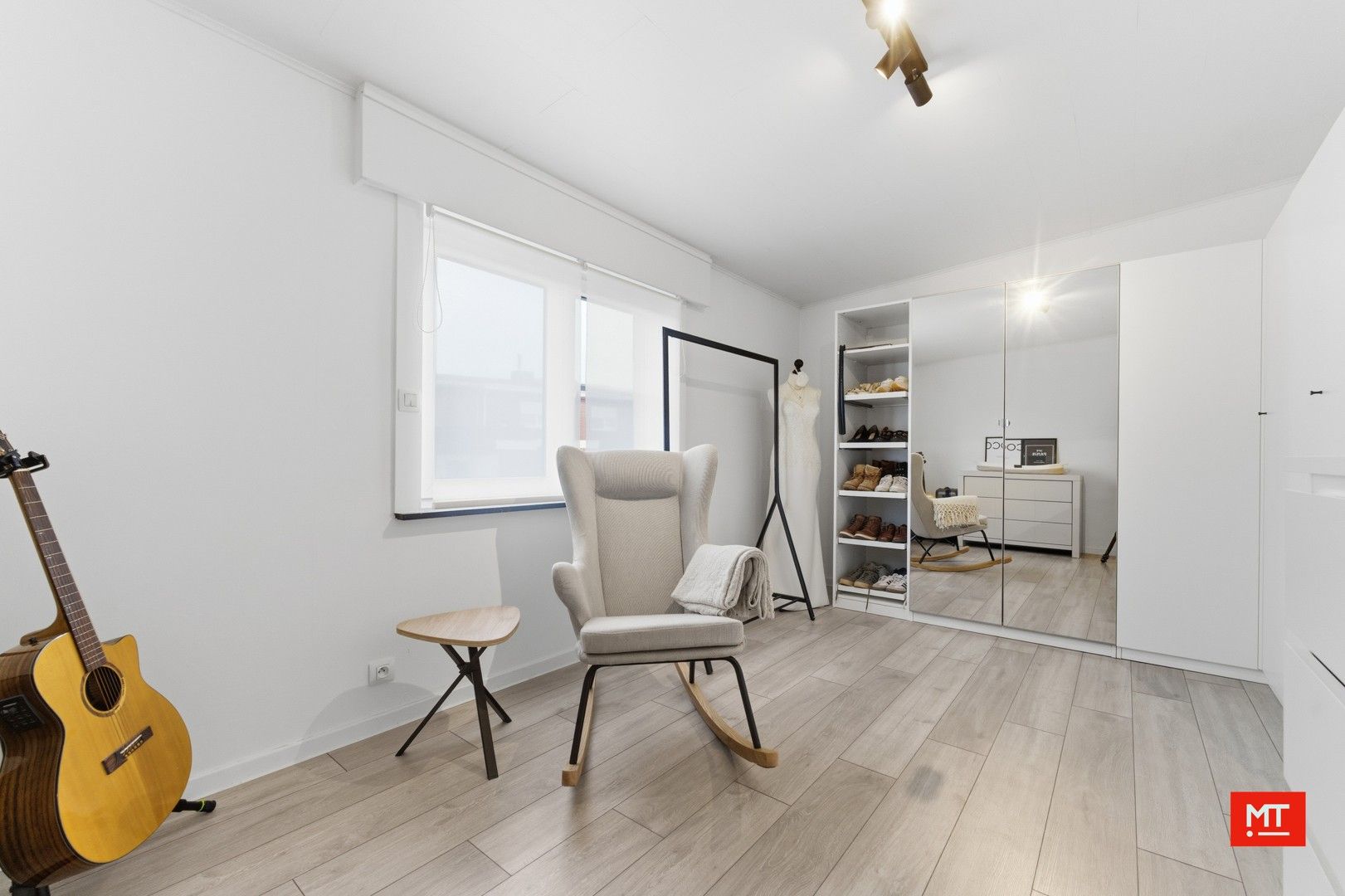 Instapklare halfopen bebouwing met 4 slaapkamers, tuin en garage op rustige ligging in Zonnebeke foto 9