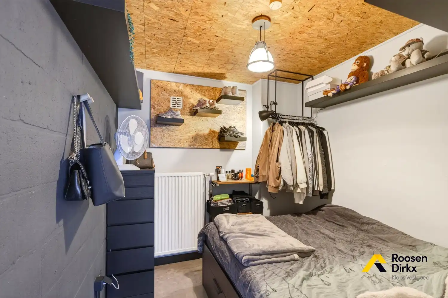 Unieke loft met overdekte autostaanplaats en 92m² bewoonbare oppervlakte in Bree centrum foto 10