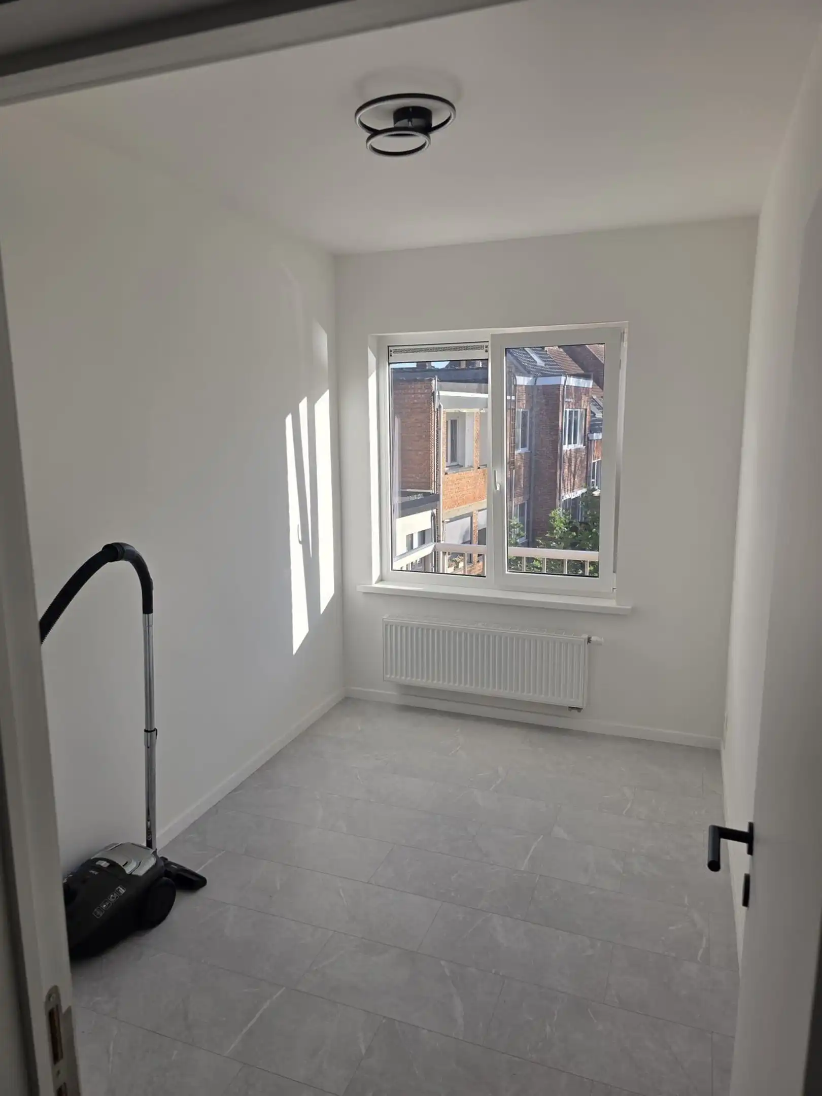 Lichtrijk appartement, centrum Wilrijk foto 12