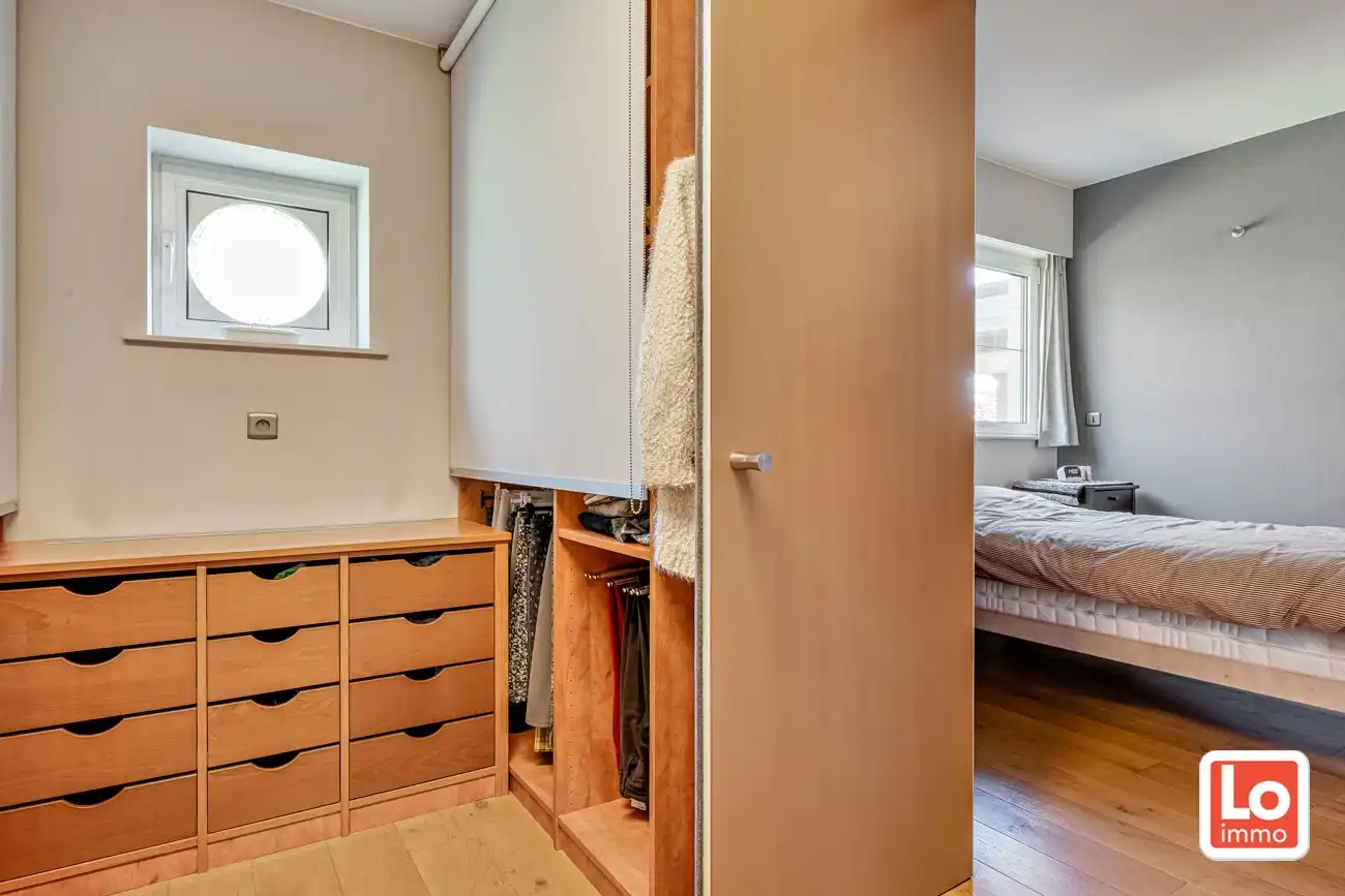 Instap klare open woning met ruime inpandige garage en gezellige tuin op een rustige locatie en toch nabij het centrum van Lochristi! foto 20