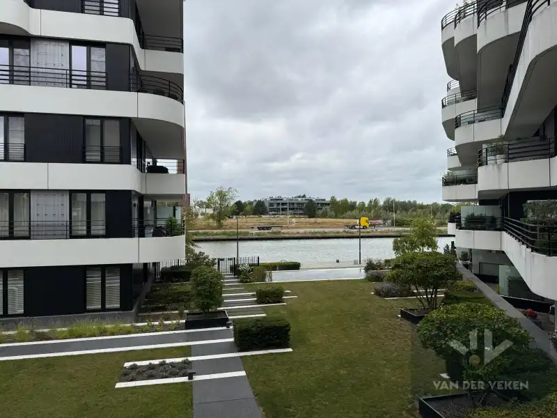 Charmant 2-slaapkamer appartement met ruim terras! foto {{pictureIndex}}