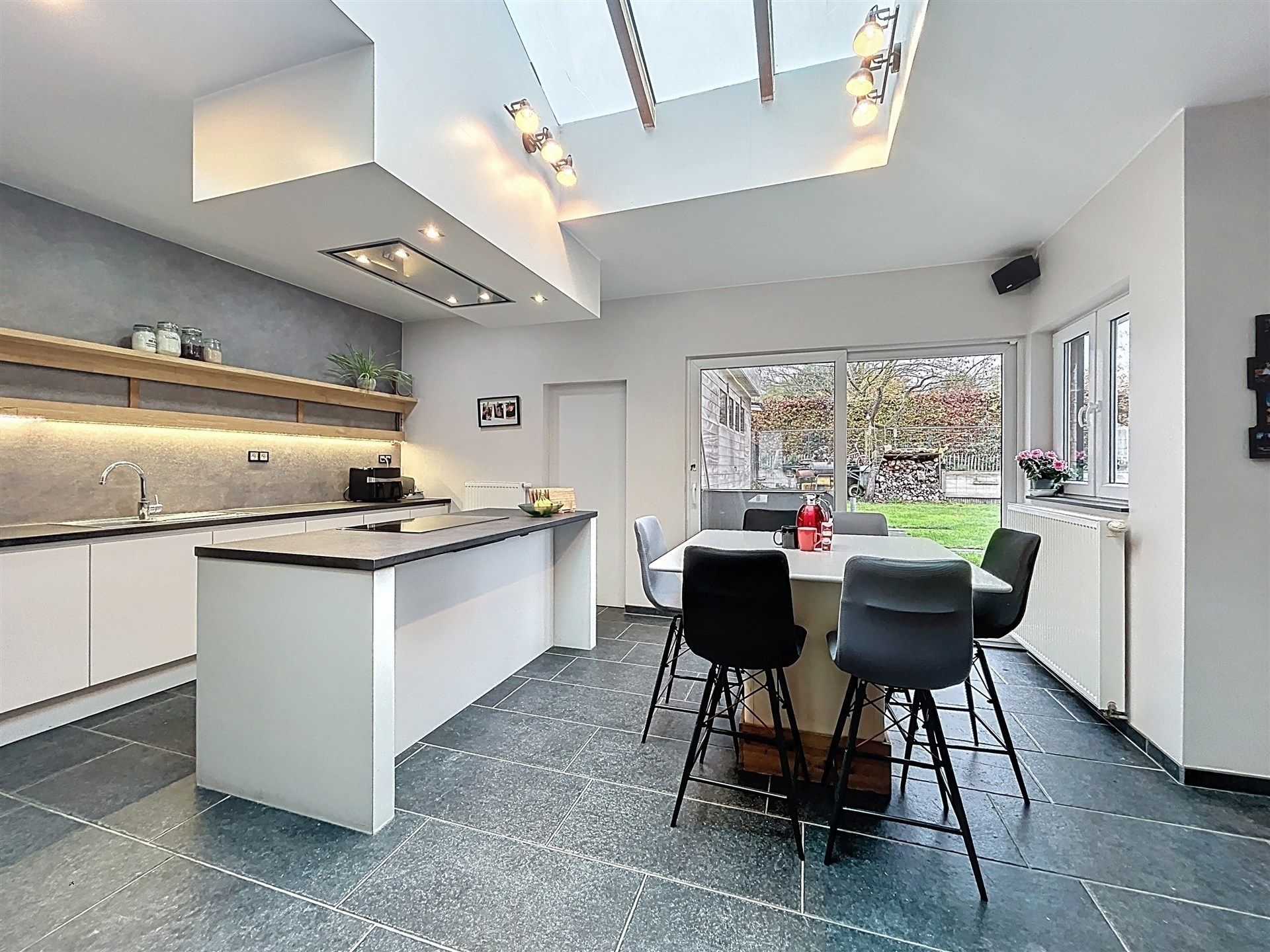 Energiezuinige gezinswoning met 3 slaapkamers en garage. foto 4