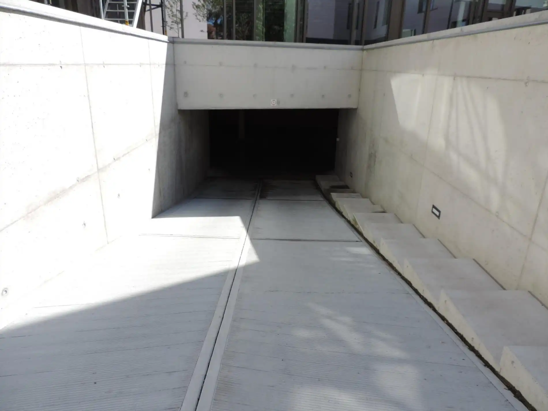 San Siro: ondergrondse autostaanplaats vlakbij station foto 4