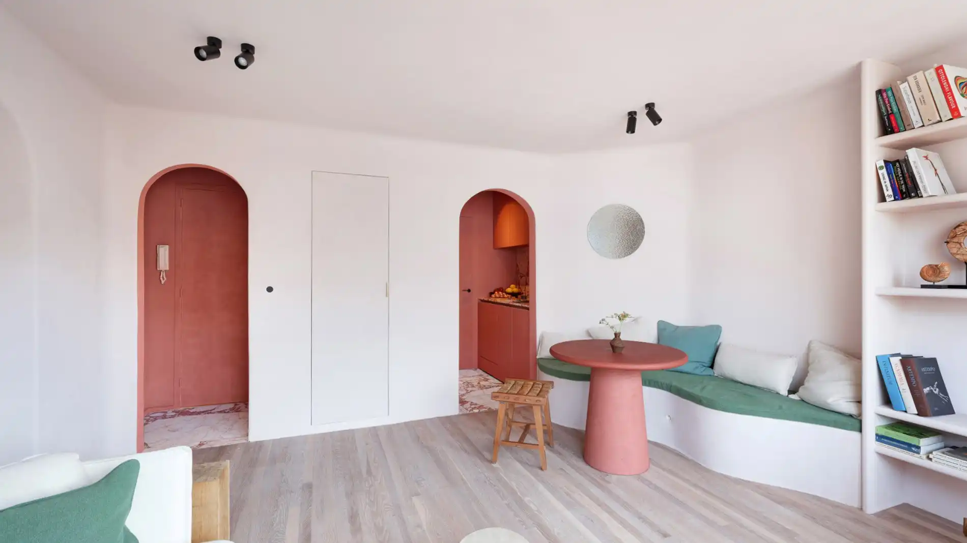 Luxueus gerenoveerd appartement met ZEEzicht, gelegen op het Driehoeksplein. foto 7