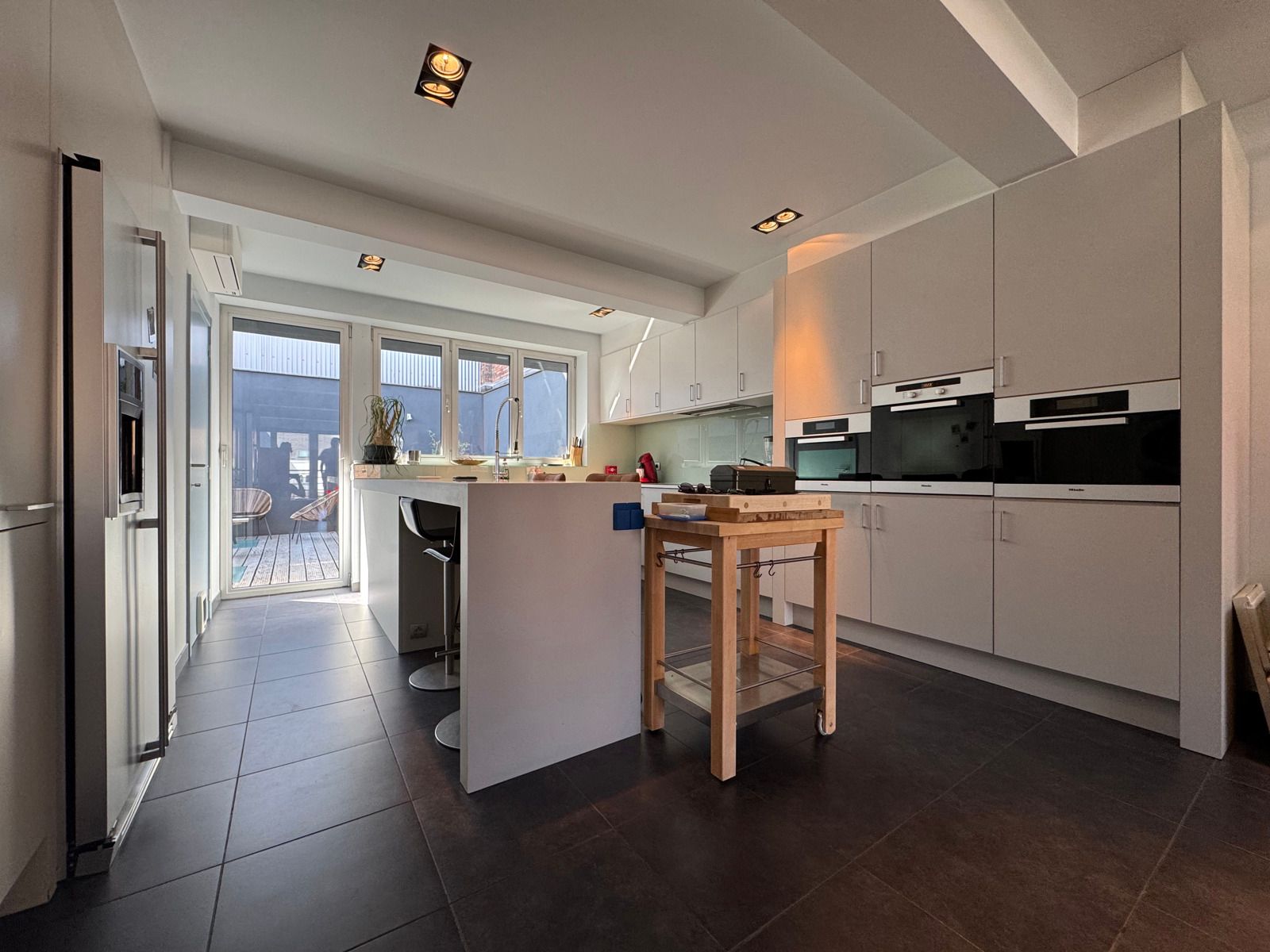 Luxueus afgewerkt duplex loft in het centrum van Aalst! foto 7