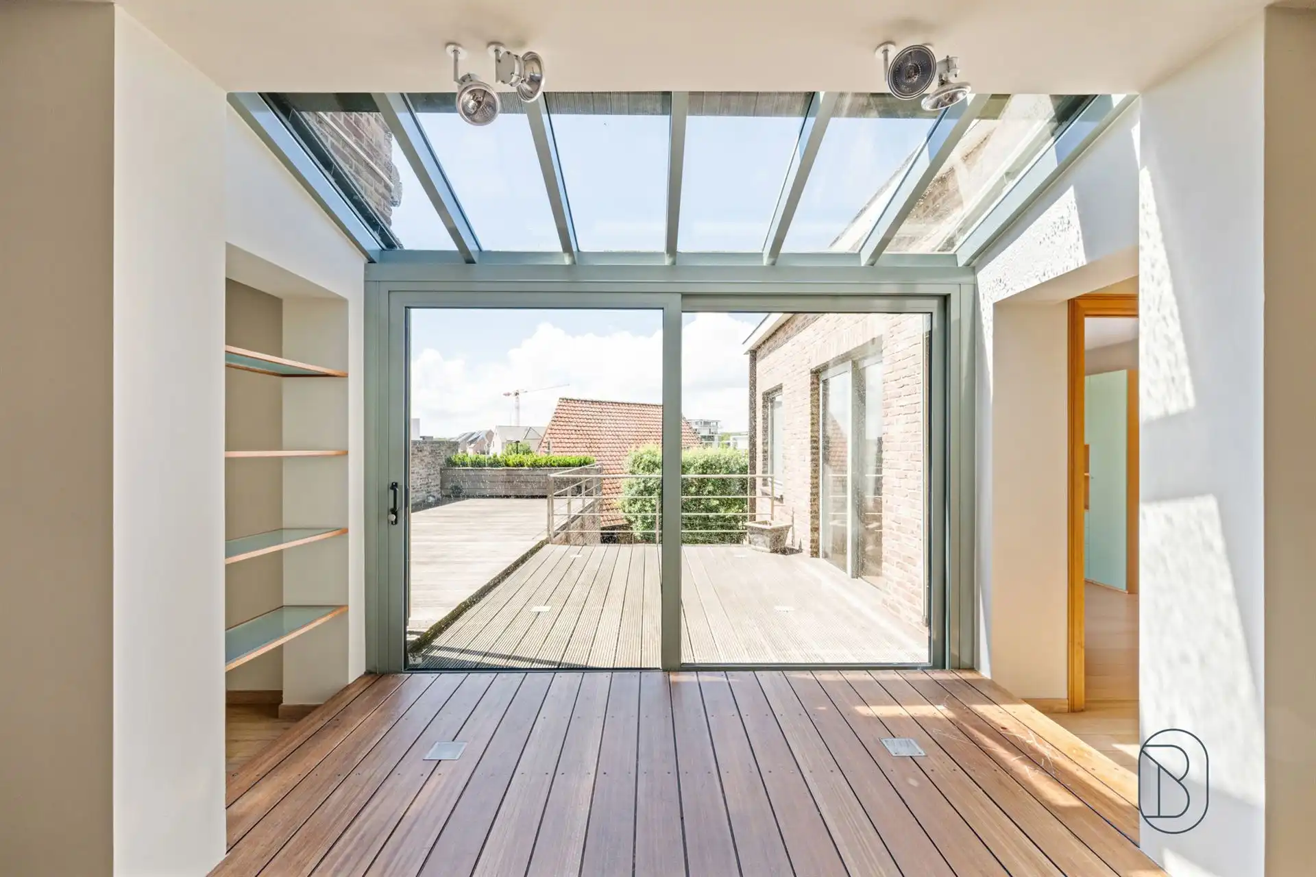 Unieke combinatie van wonen en werken in Sint-Eloois-Vijve! foto 5