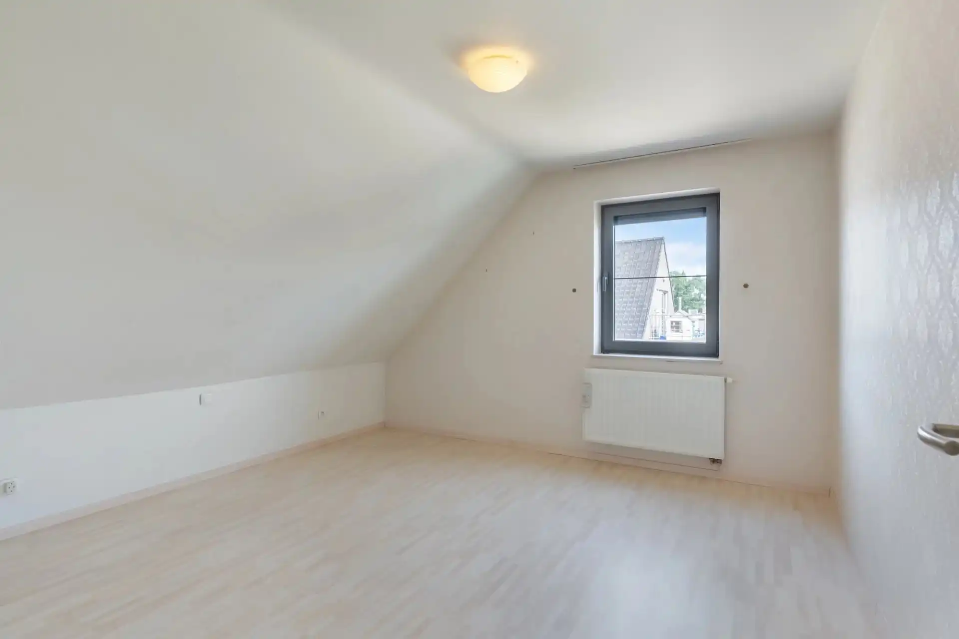 Instapklaar appartement met ruim terras in Heusden foto 14